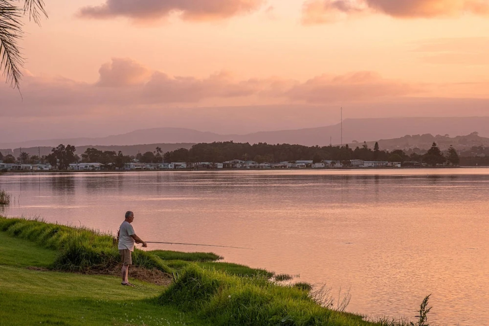Lakeside Inn (ex. Oasis Resort & Village)