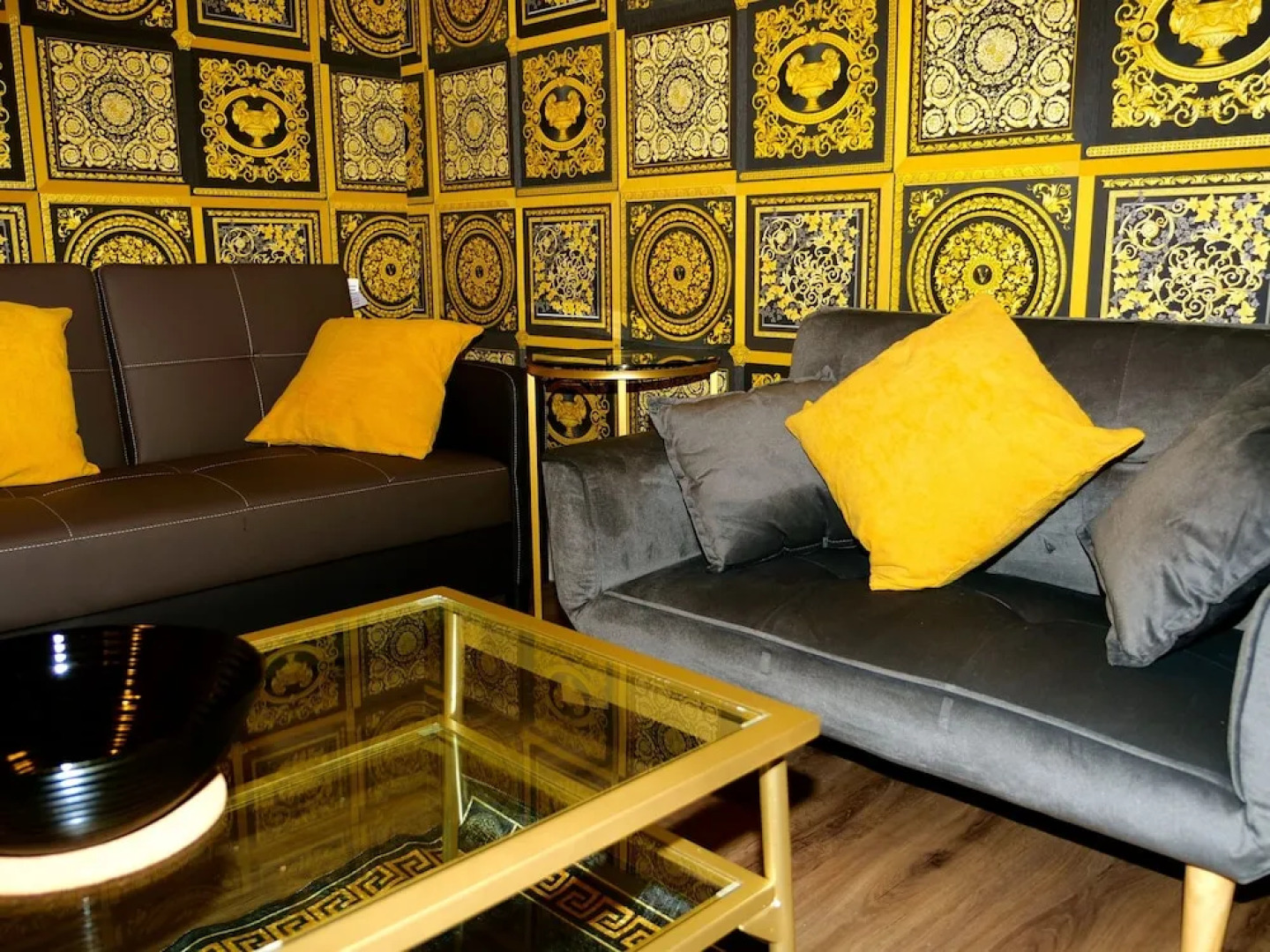 Sexy Luxurious Versace Apartment Near Sheffield