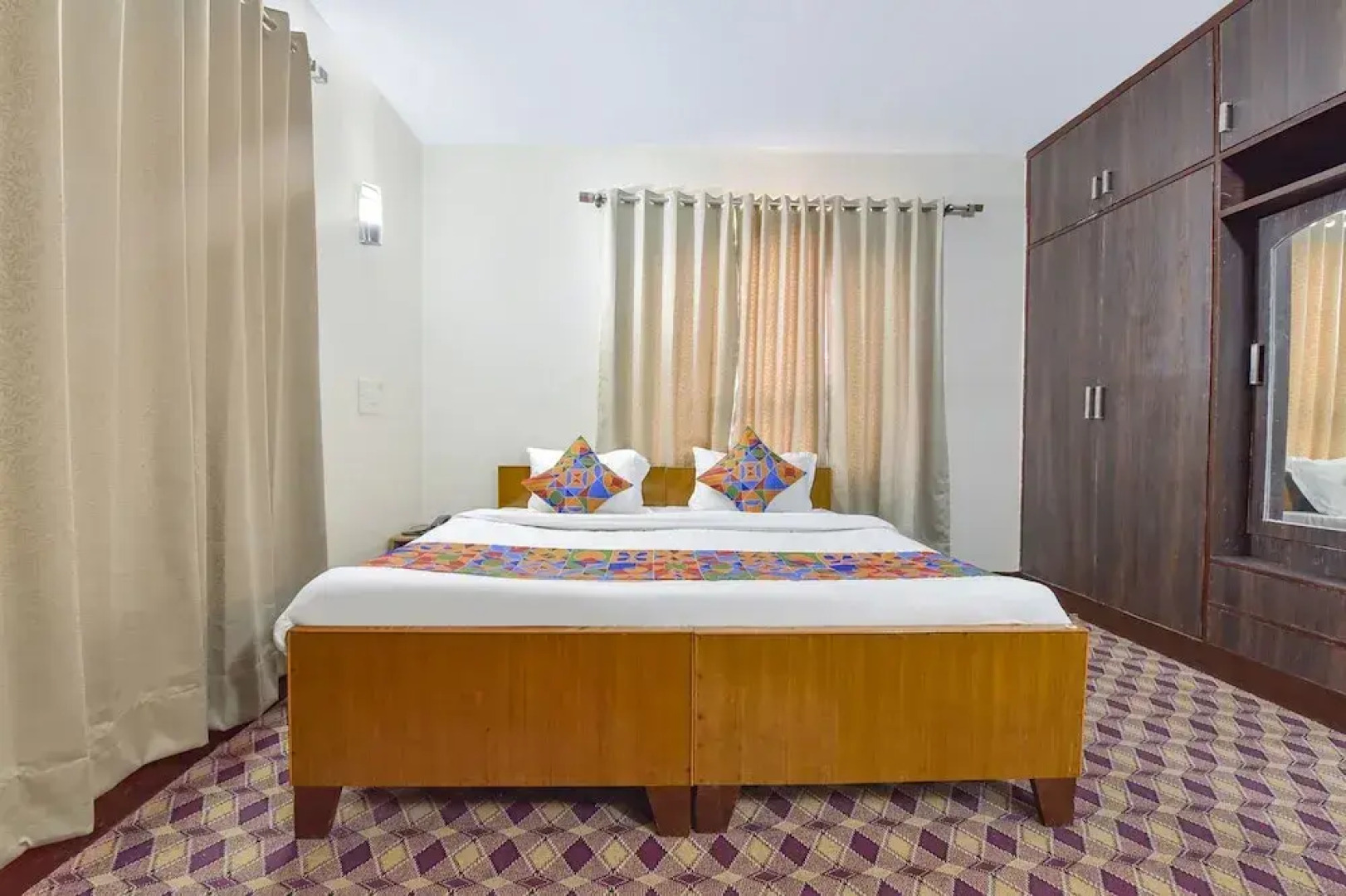 Hotel Legend Residency