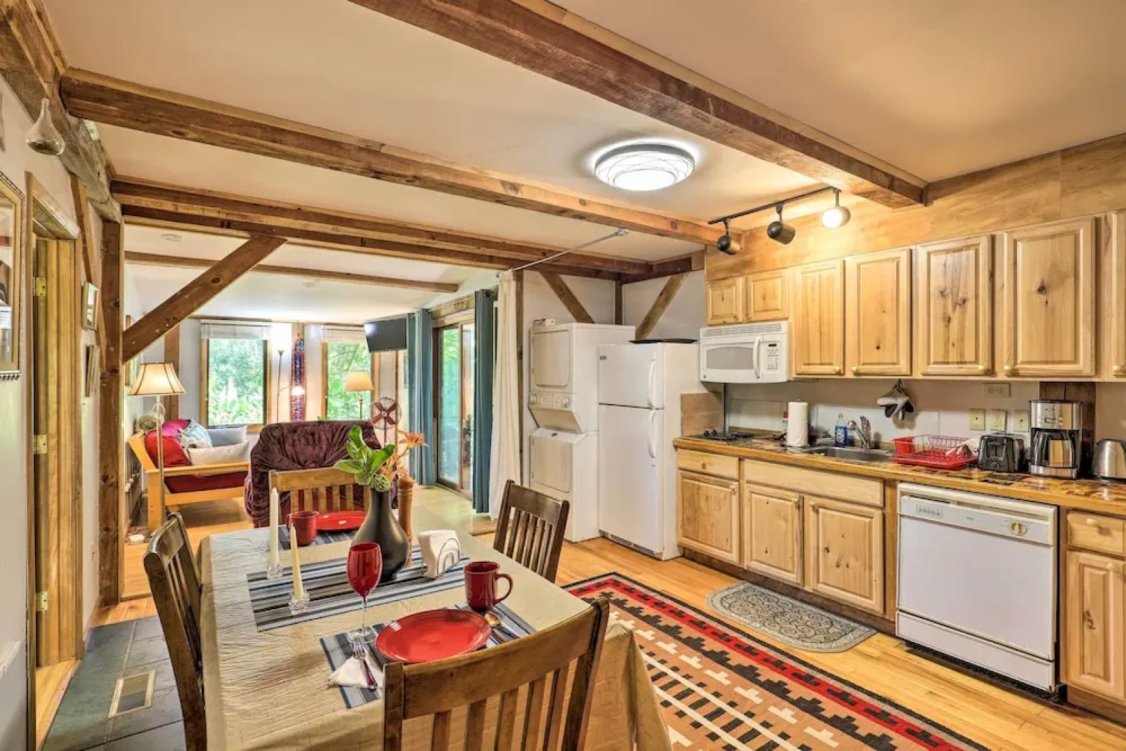 BBQ Deck + Views: 'sweet Suite' in Leicester