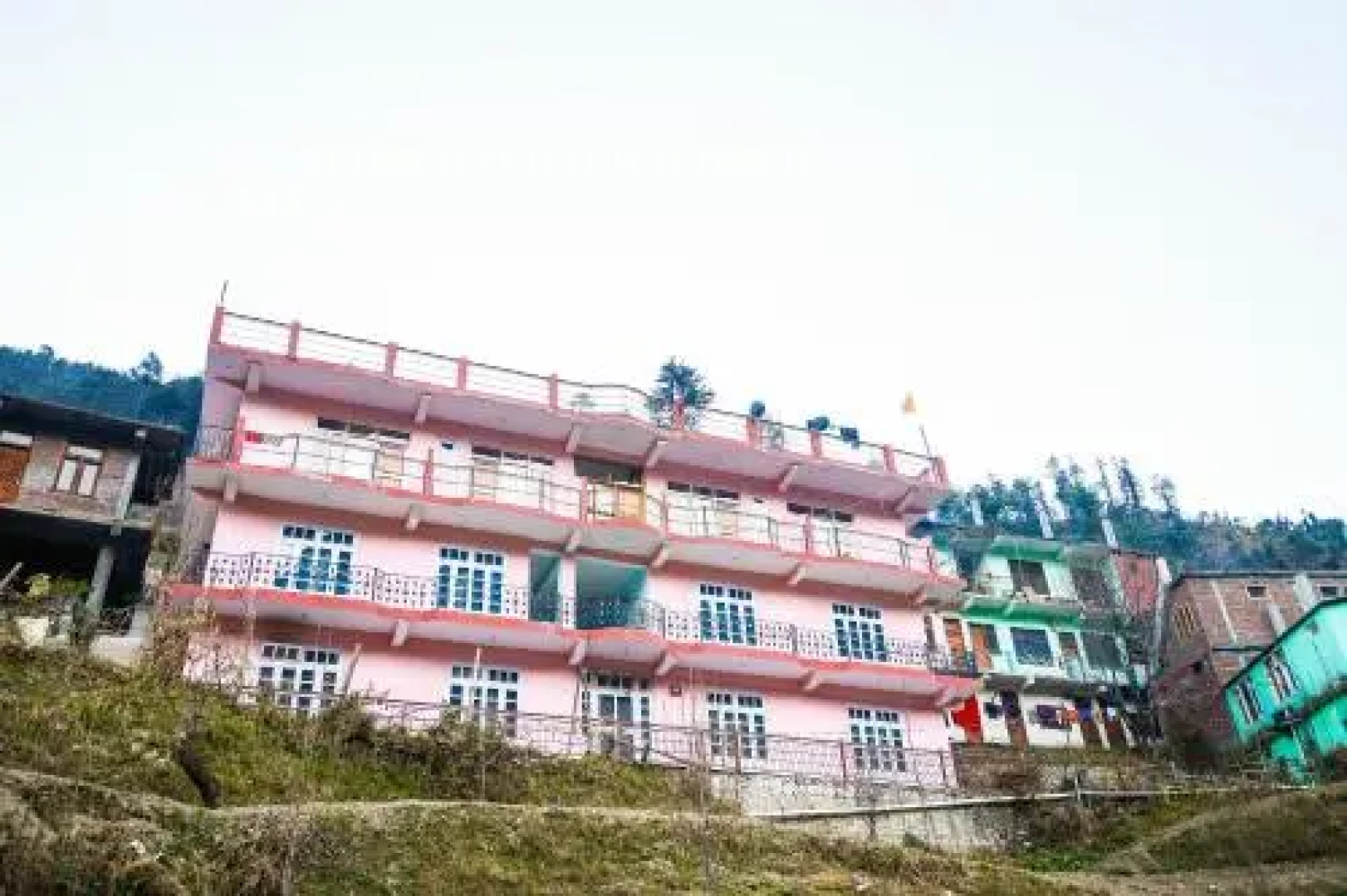 OYO 27666 Hotel Cedar View