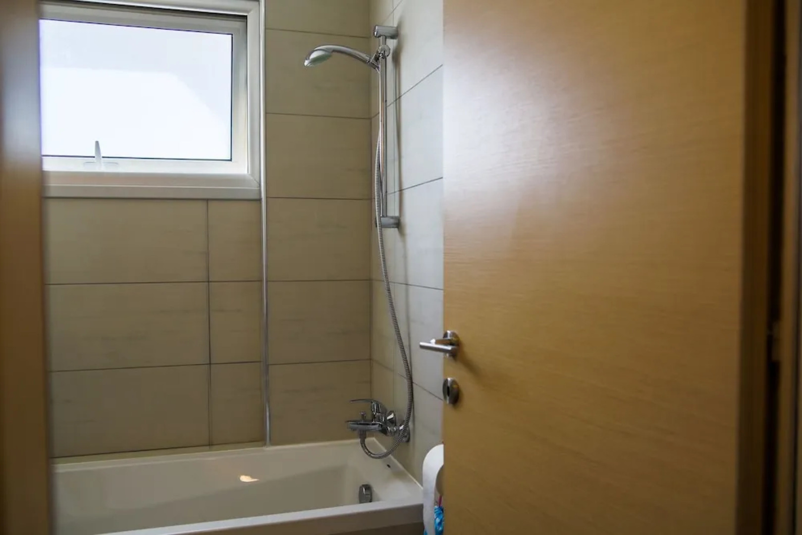 Phaedrus Living: City Luxury Flat Anemone 103