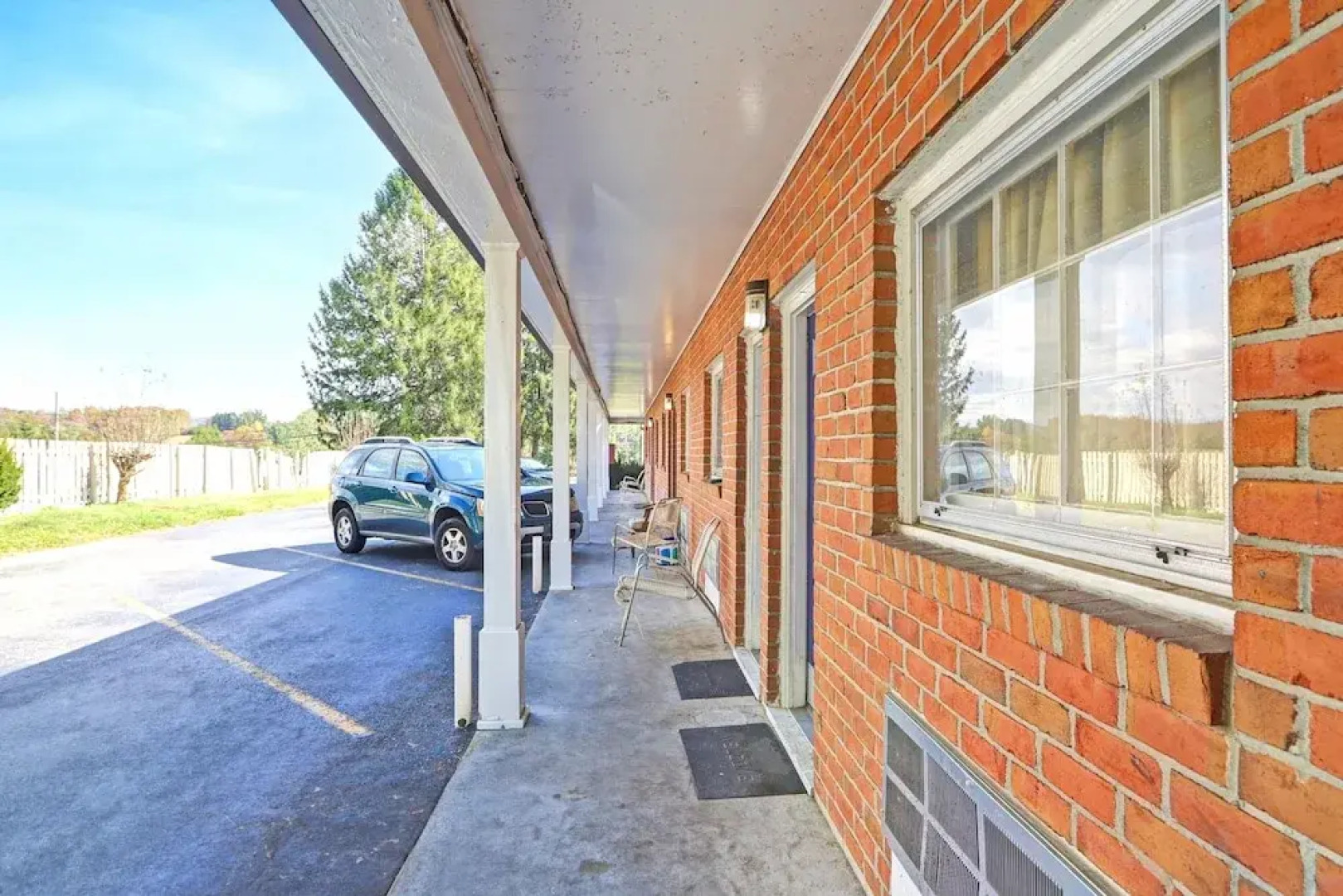 Hotel O Relax Inn Lewisburg near I-64