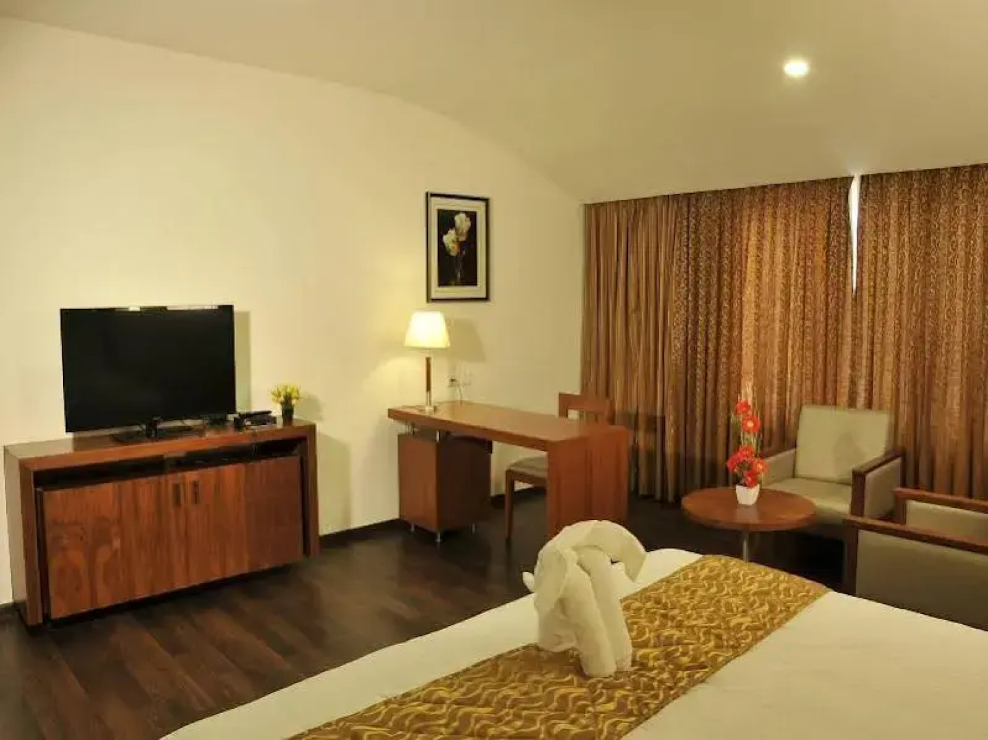 Dhanalakshmi Srinivasan Hotel