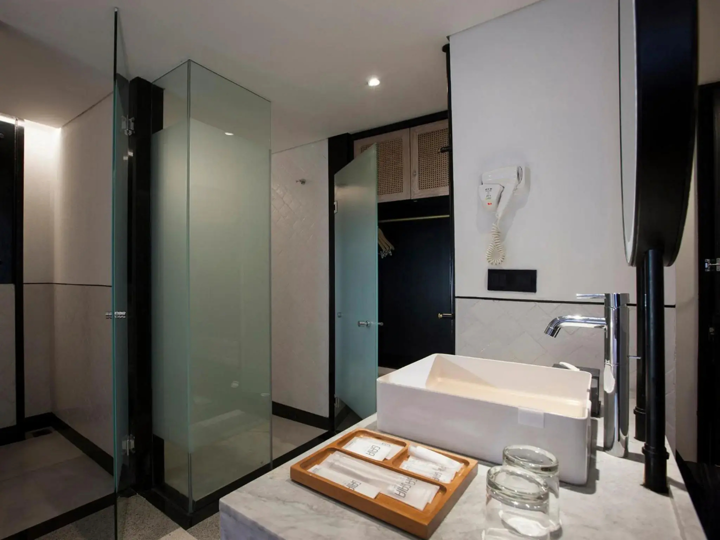 Gaia Cosmo Hotel