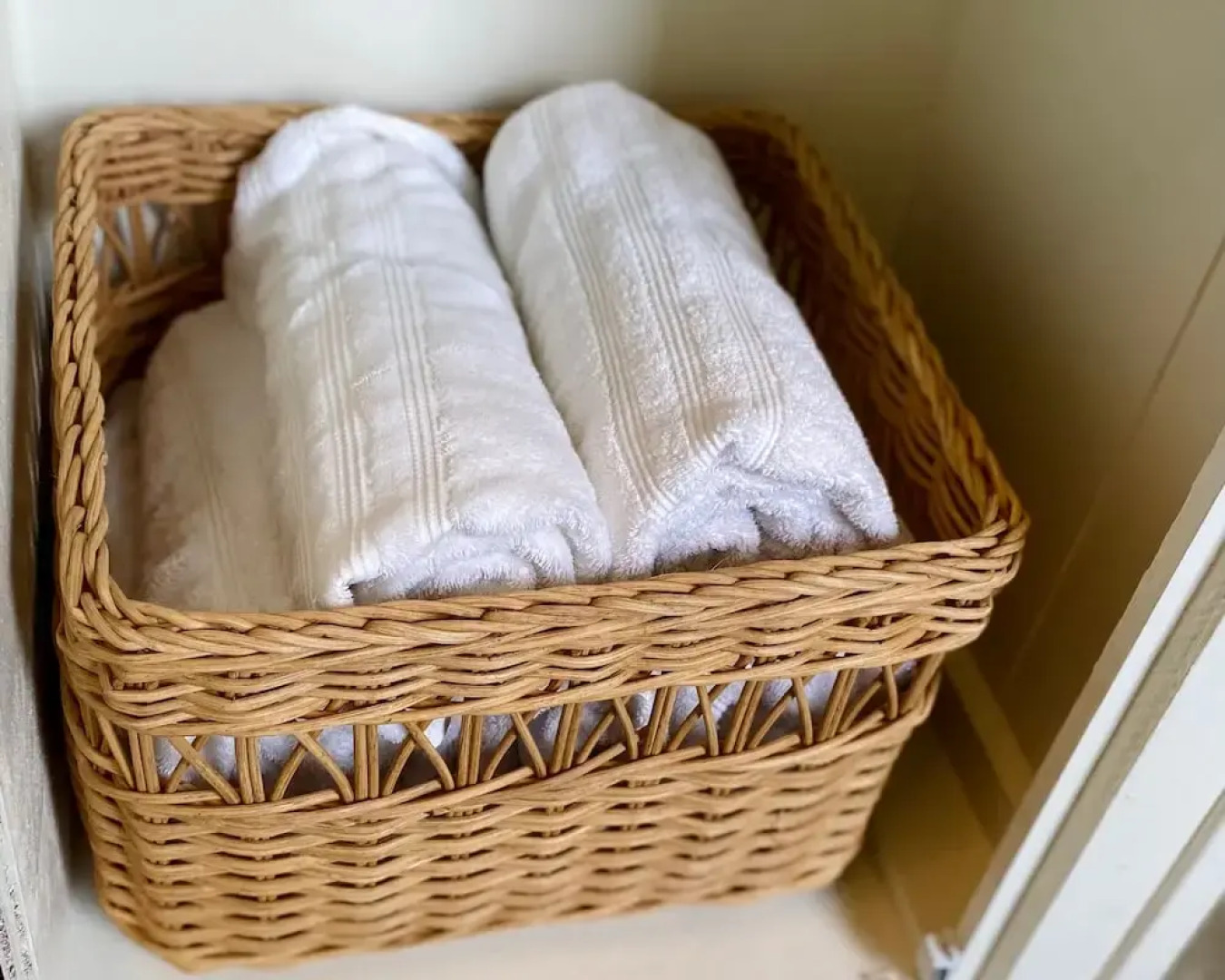 Victorian on Garden Best Location in Town