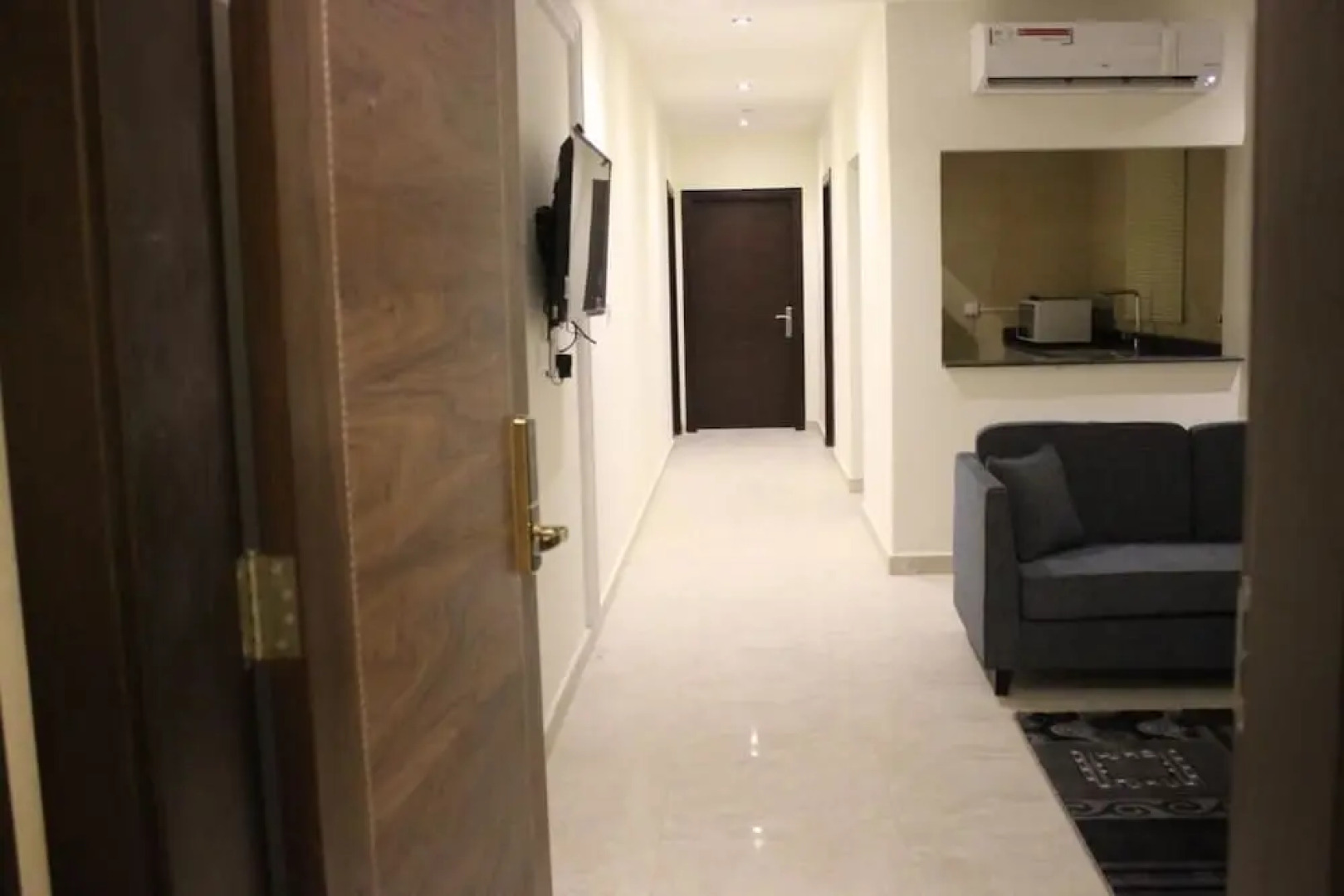 Grand Plaza Hotel Suites