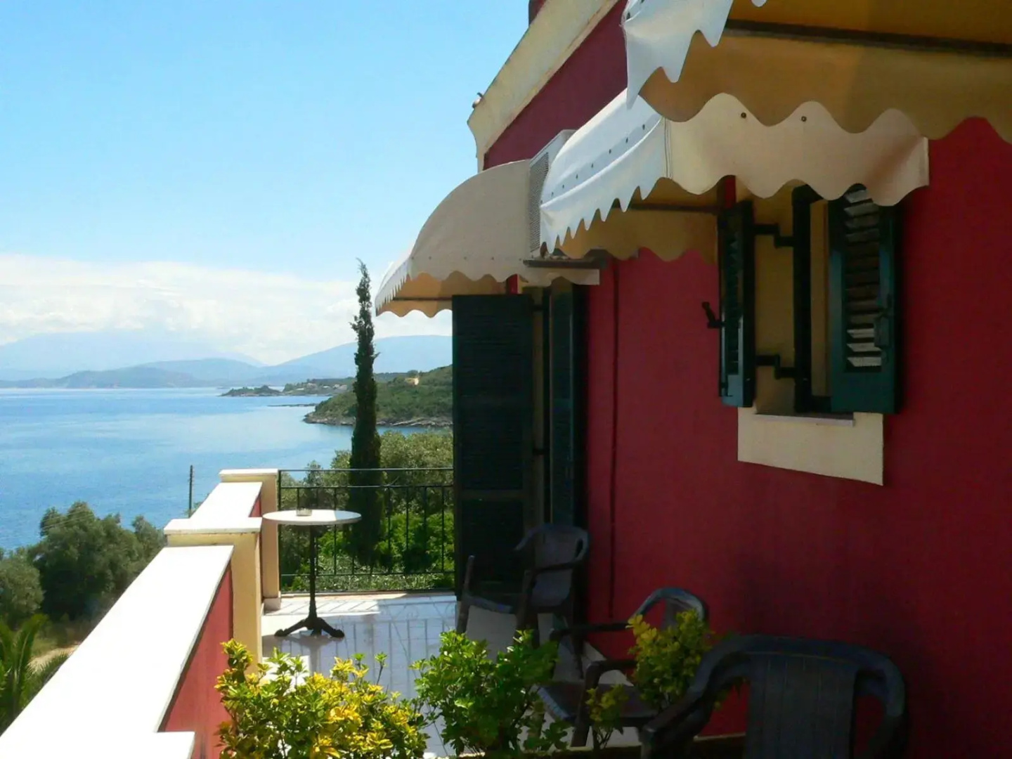 Apraos Bay Hotel