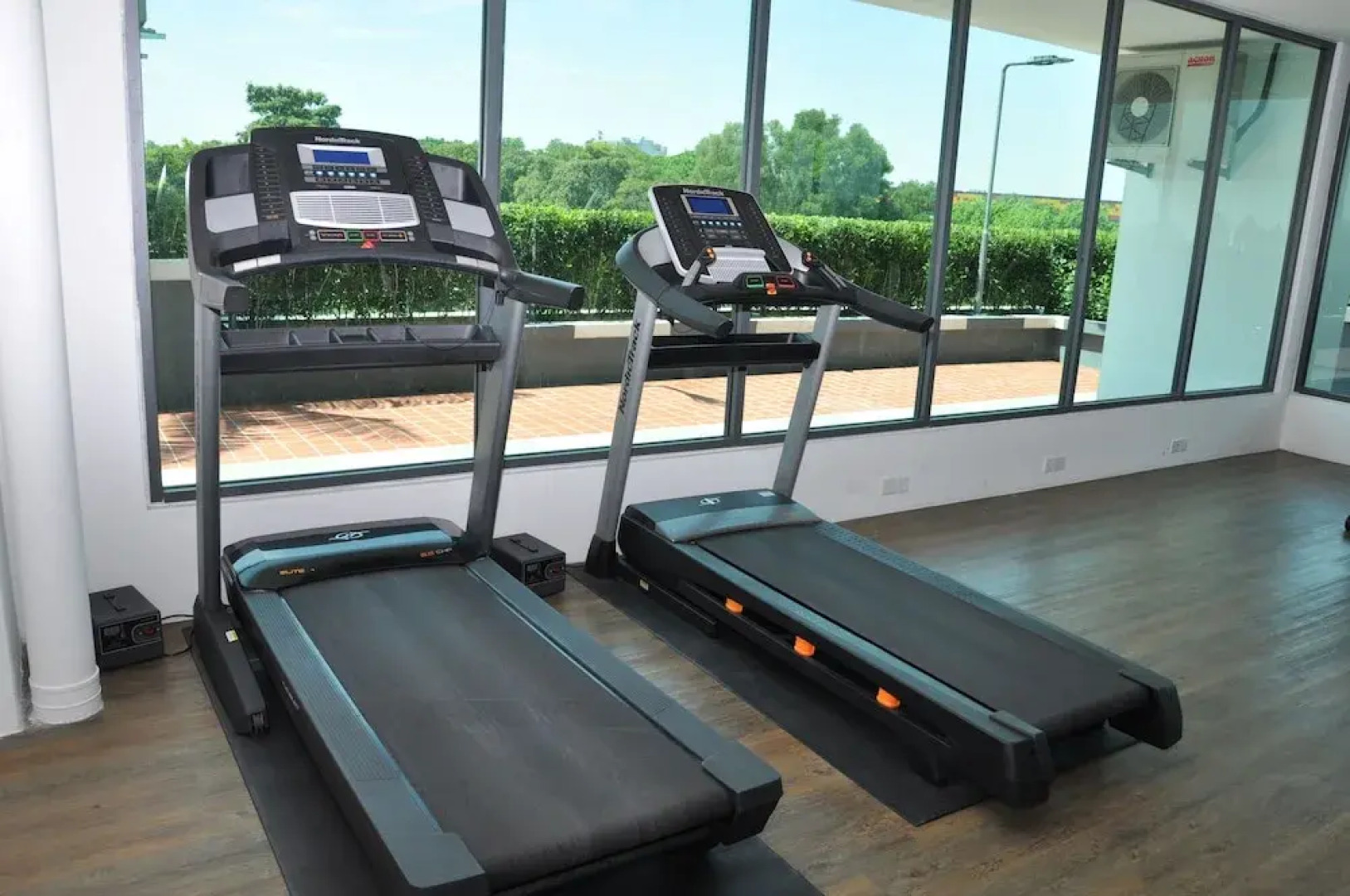 Lawang Suite 2 Bedroom Corner Apartment