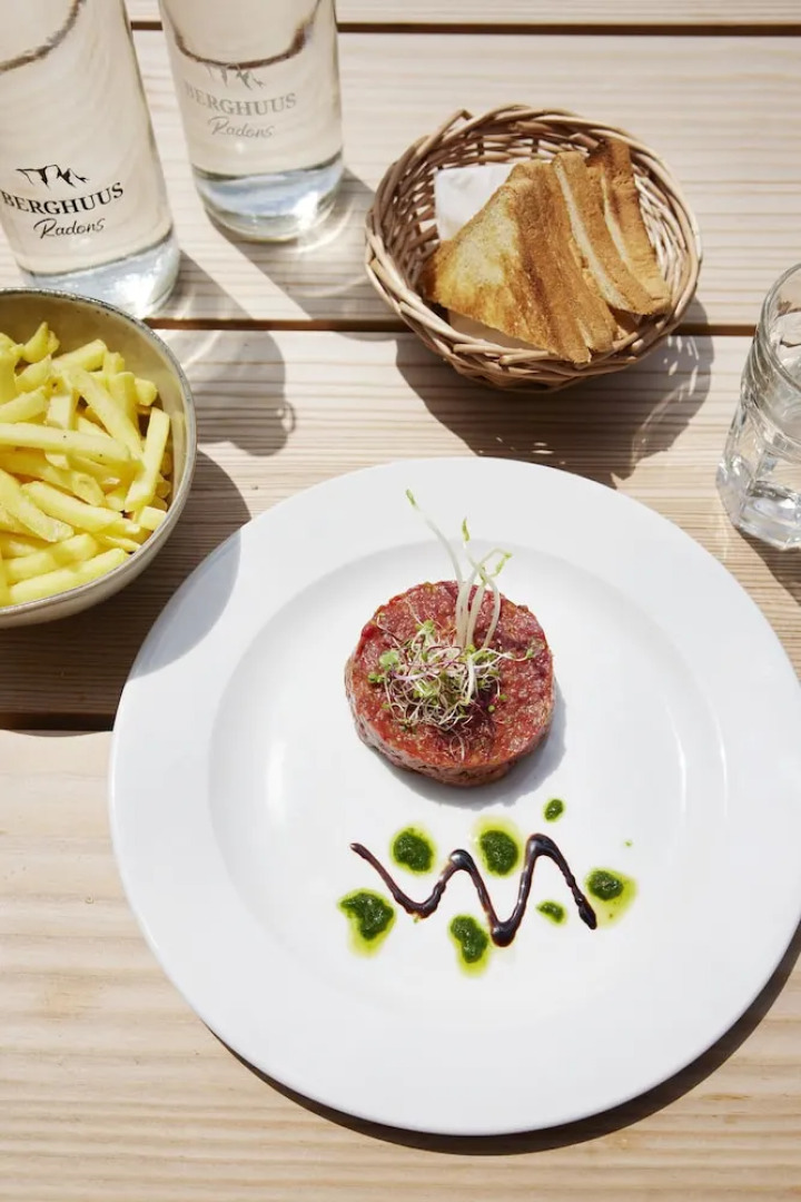 Berghuus Radons Gastro AG