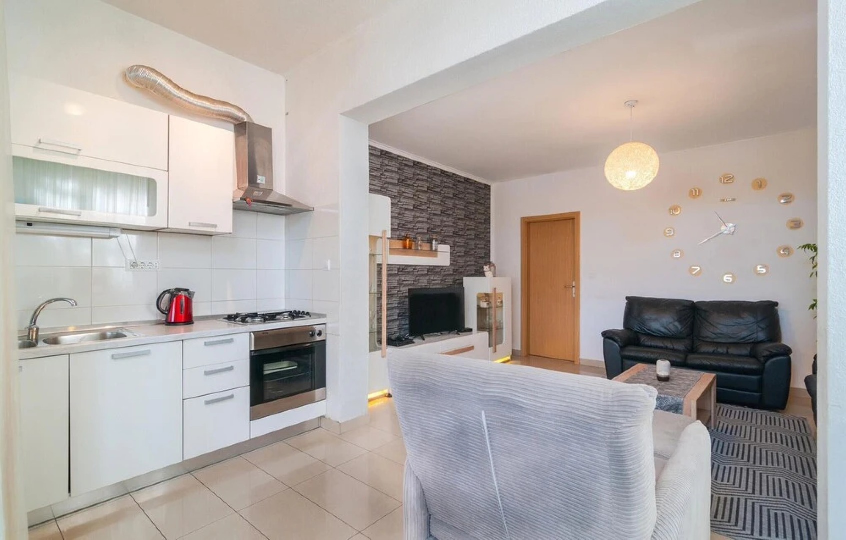 Stunning Home in Zrnovnica With Wifi and 6 Bedrooms