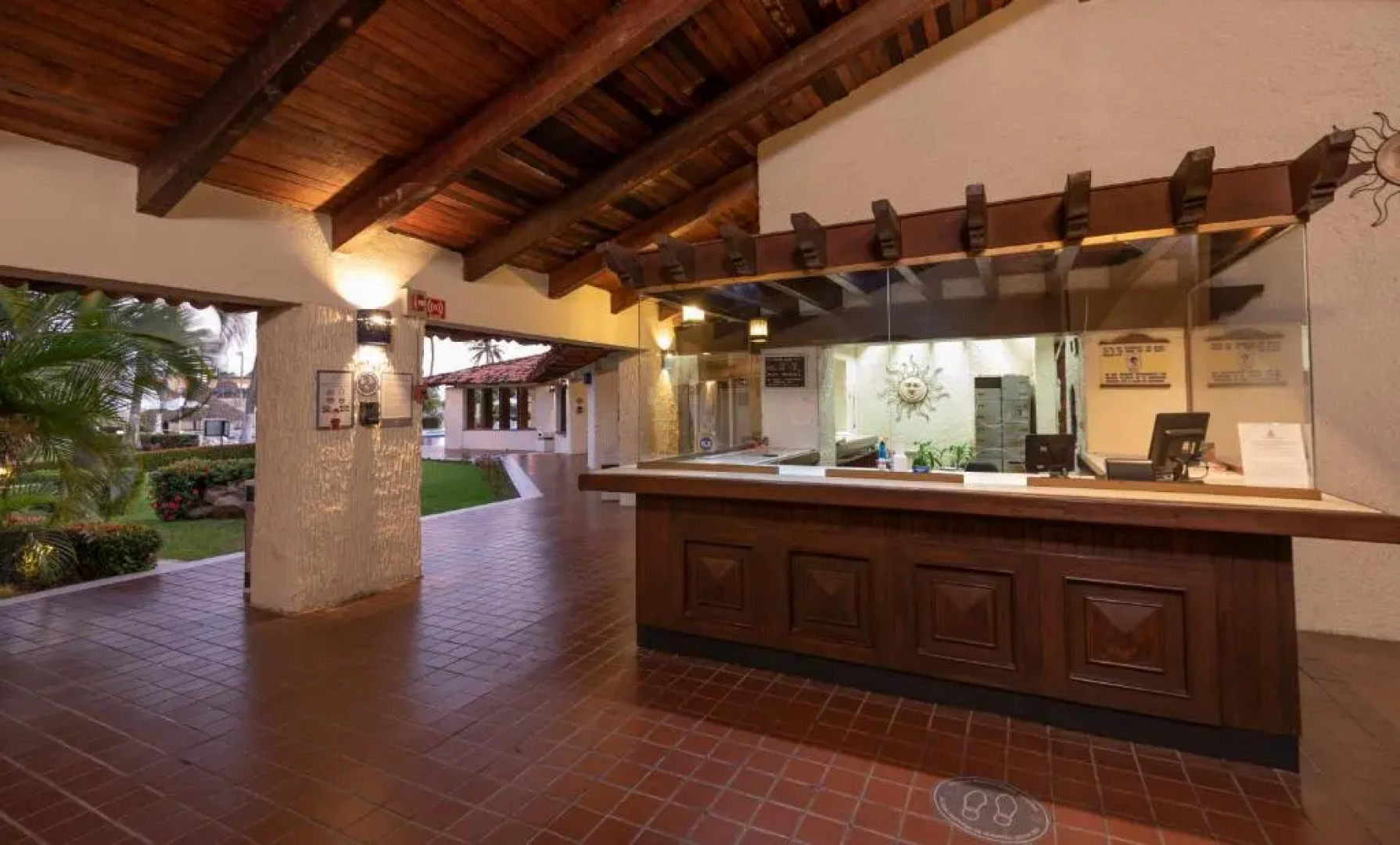 Cabo Blanco Hotel & Marina