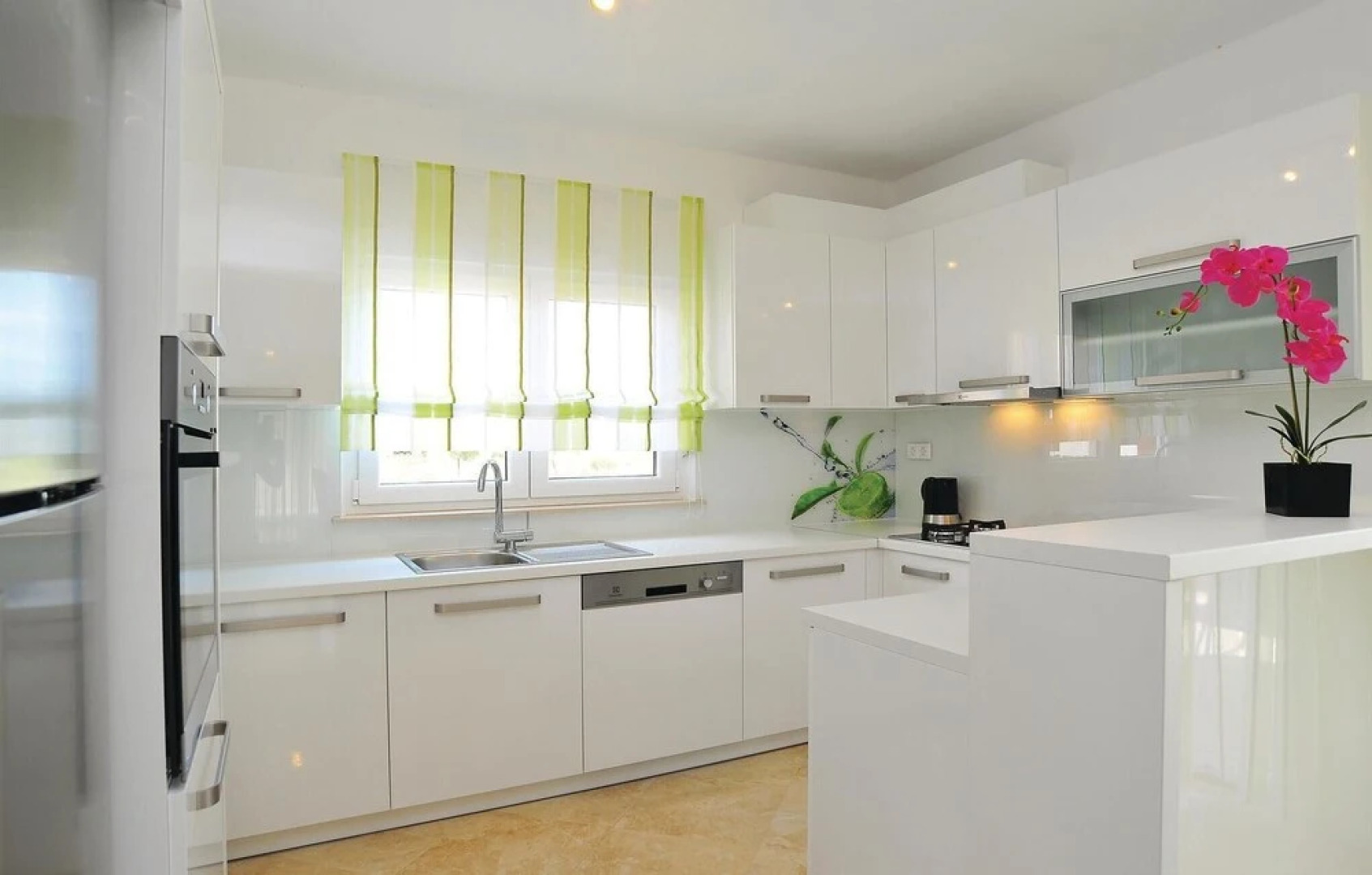 Awesome Home in Pakostane With Wifi and 5 Bedrooms