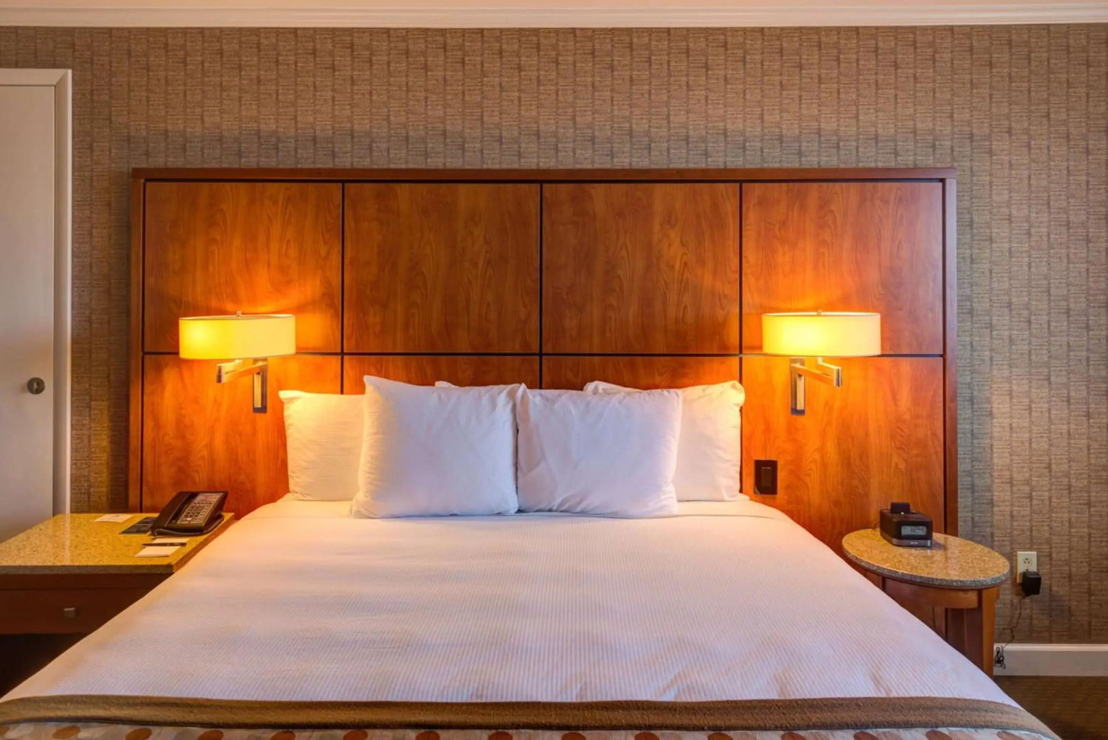 DoubleTree by Hilton Akron Fairlawn