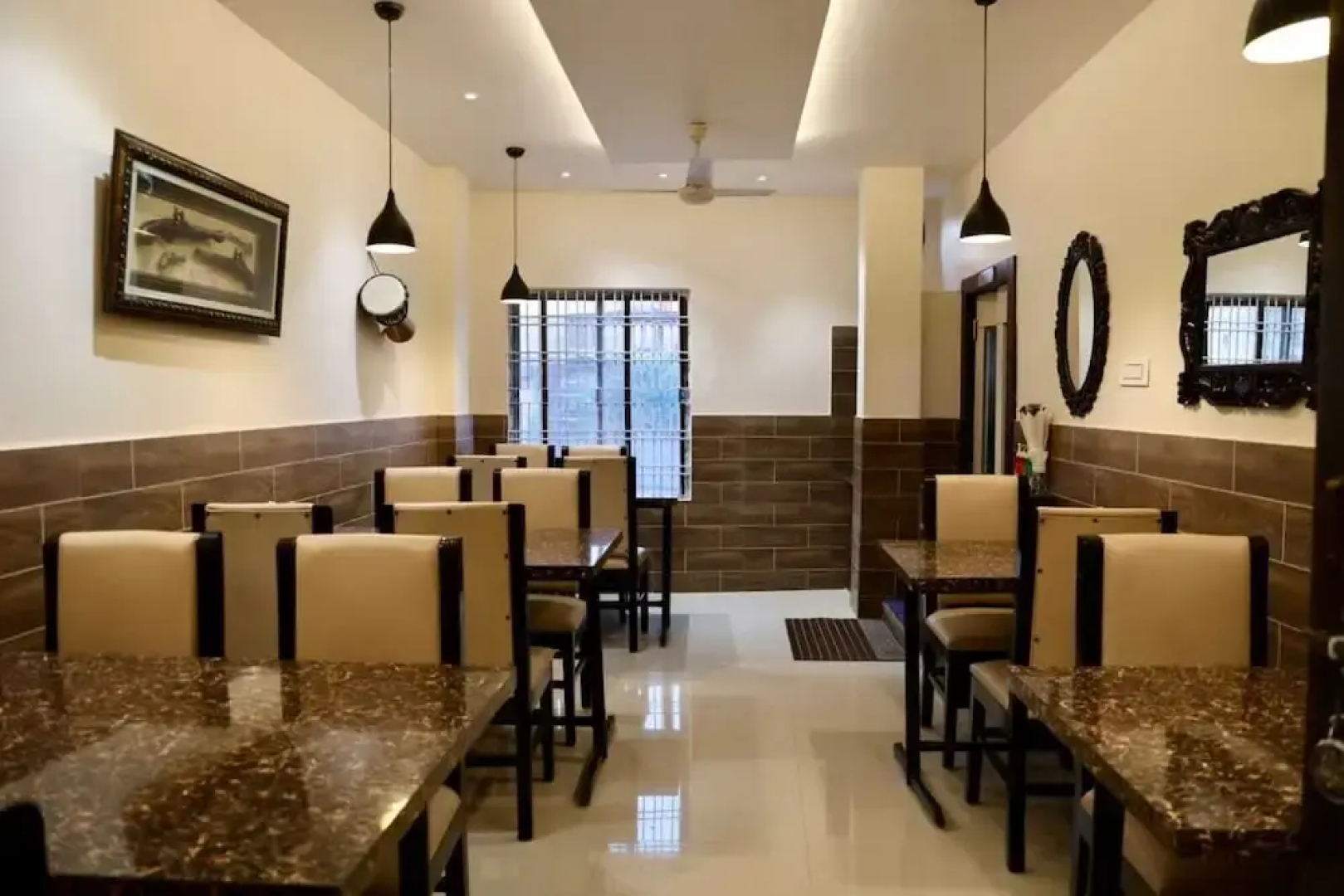 Regal Guest House by ROH