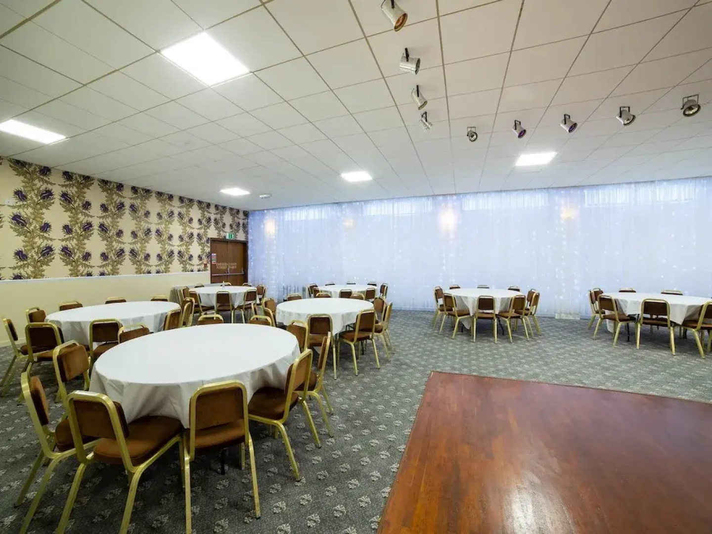 Oyo Douglas Hotel