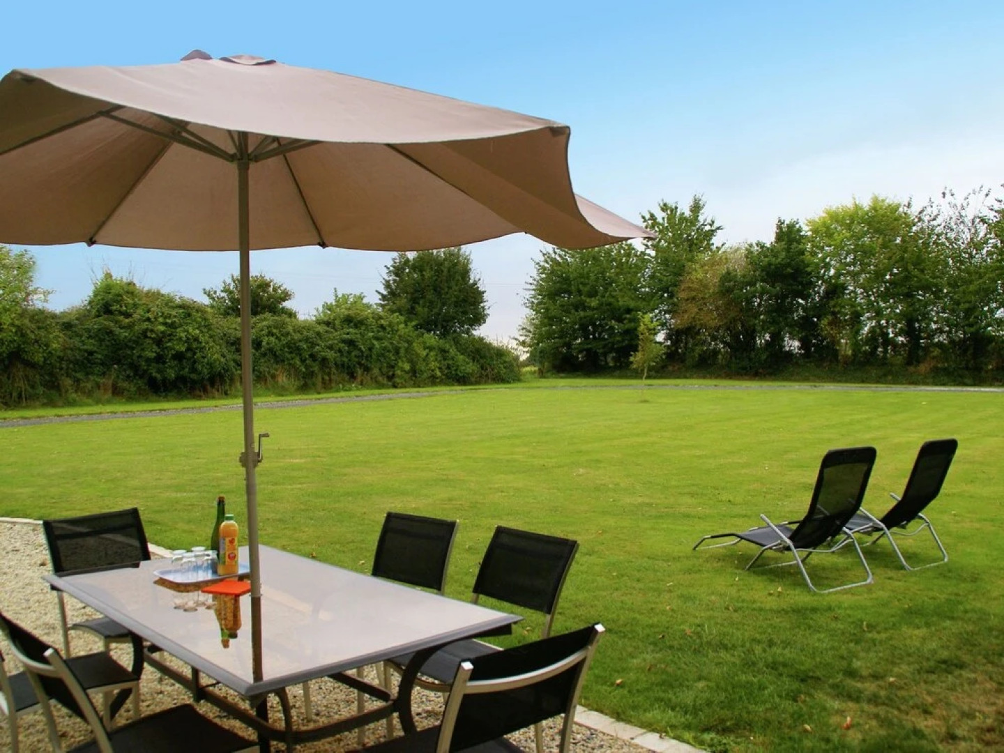 Cozy Farmhouse in Maisons With Fireplace