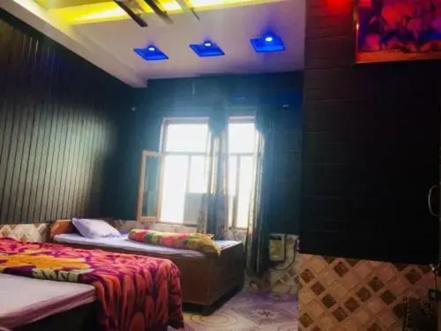 Hotel Kohinoor and restaurant