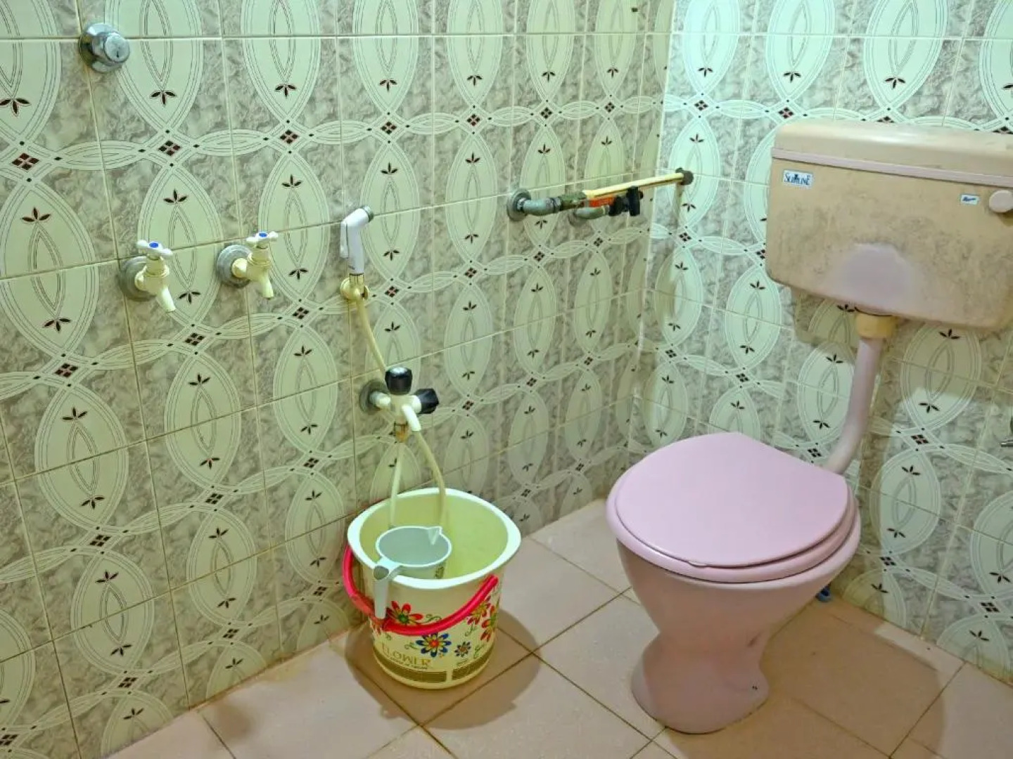 Giridarshini Homestay - Pool, Falls, Home Food & Estate