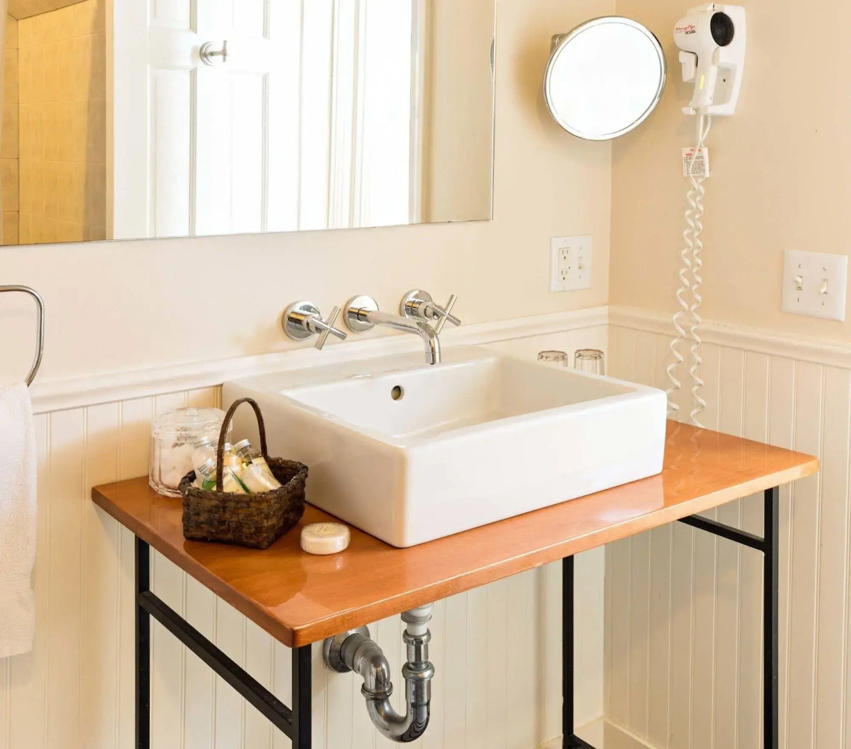 Brass Key Guesthouse - Adults Only