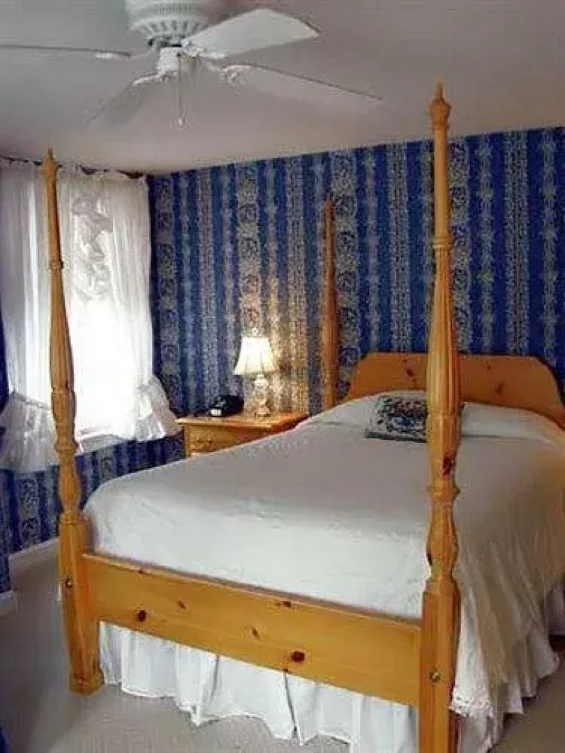 Harbor House Inn