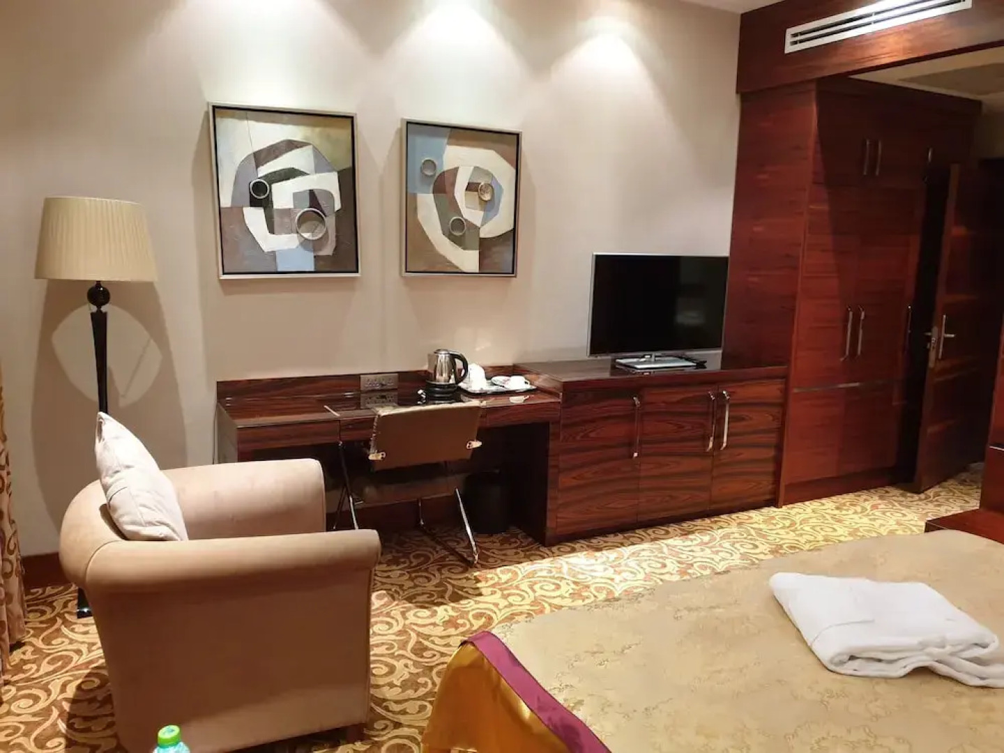 Отель Karon Palace