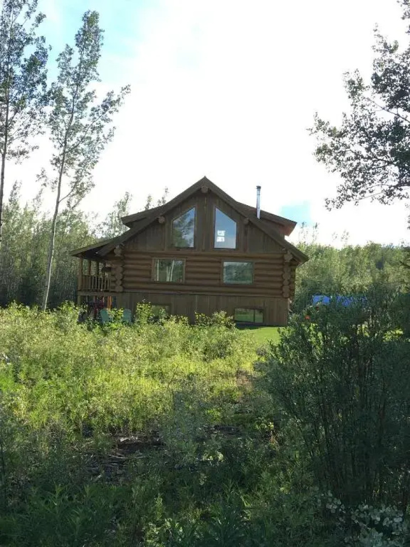 Sawing Logzz Bed and Breakfast