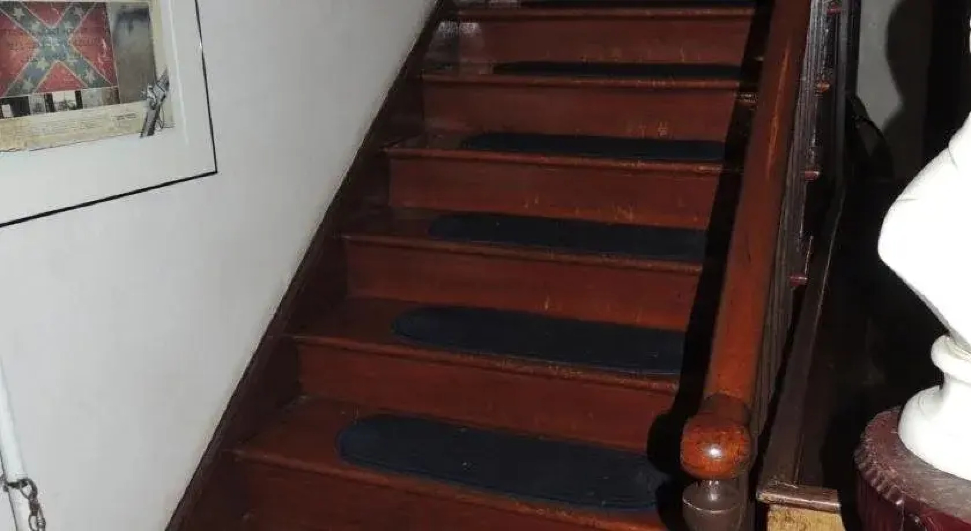 Historic Farnsworth House Inn