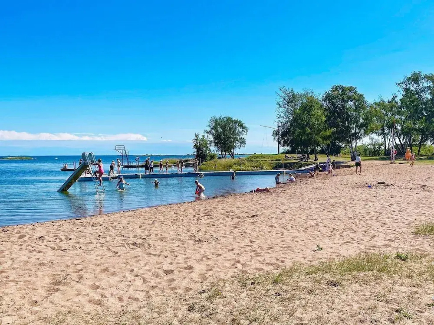 Charming Cottage Near Sea and Trails