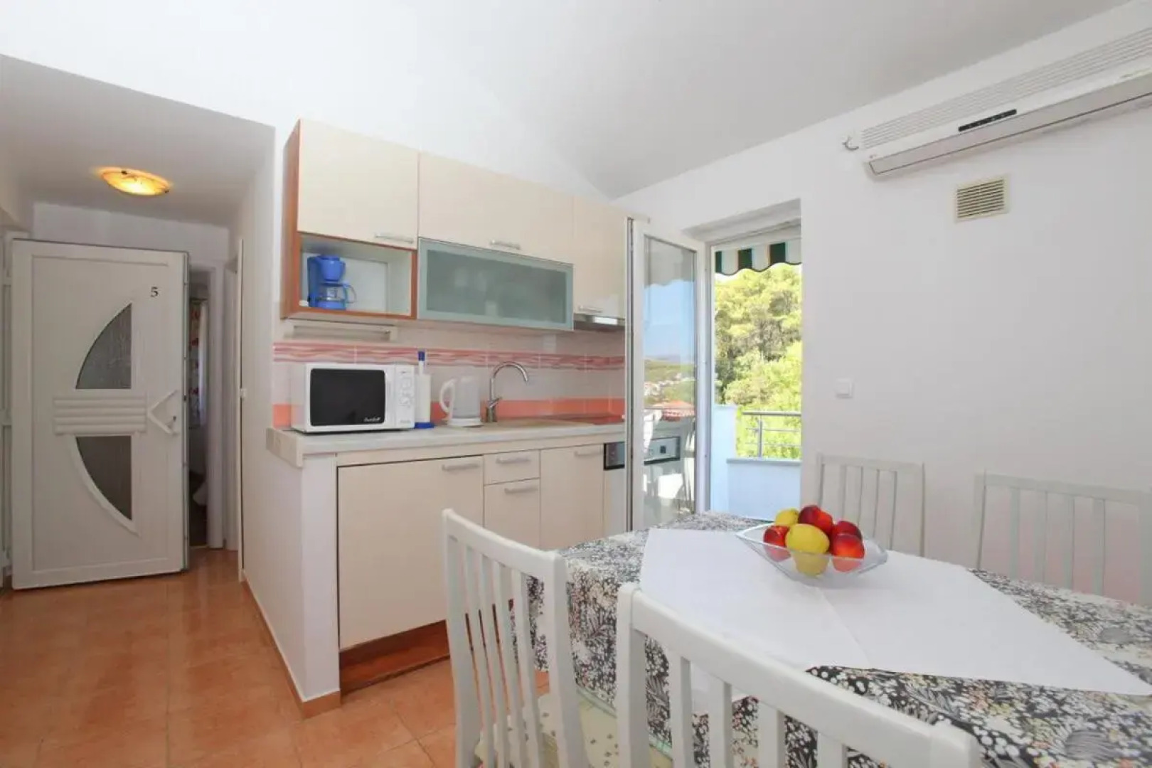 Apartments Jole - 70m from the sea