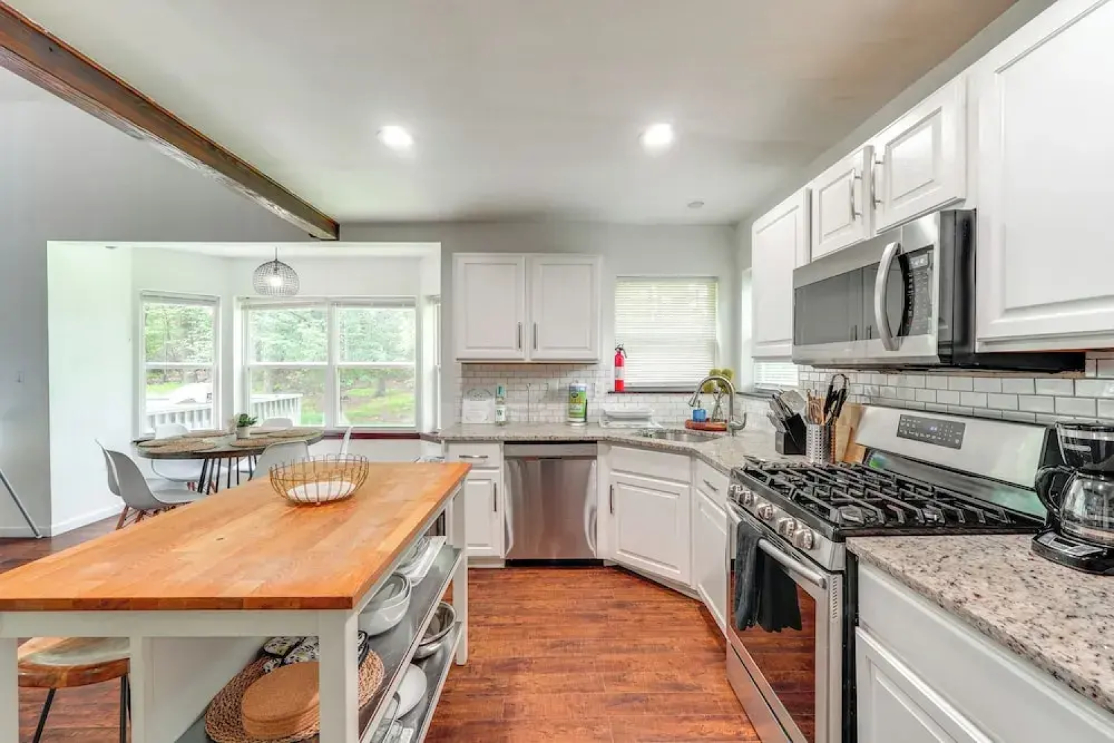 Tannersville House: Bar & Deck, 2 Mi to Ski Resort