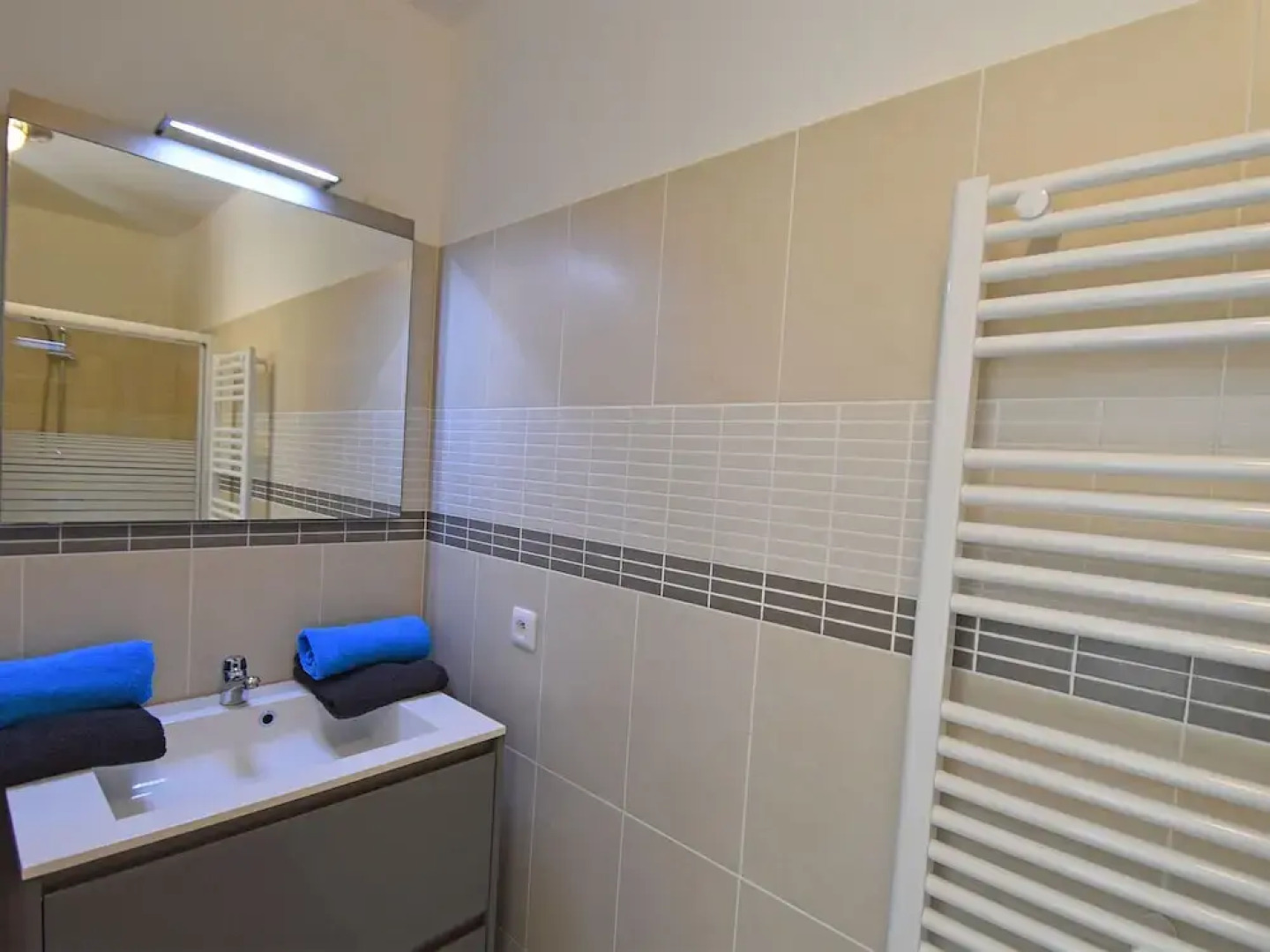 Villa With Guest House, 2 Swimming Pools, and Wide View