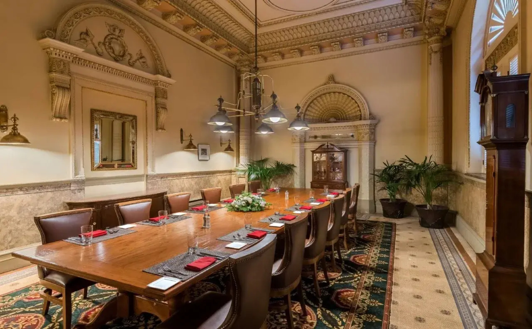 St. Louis Union Station Hotel, Curio Collection by Hilton