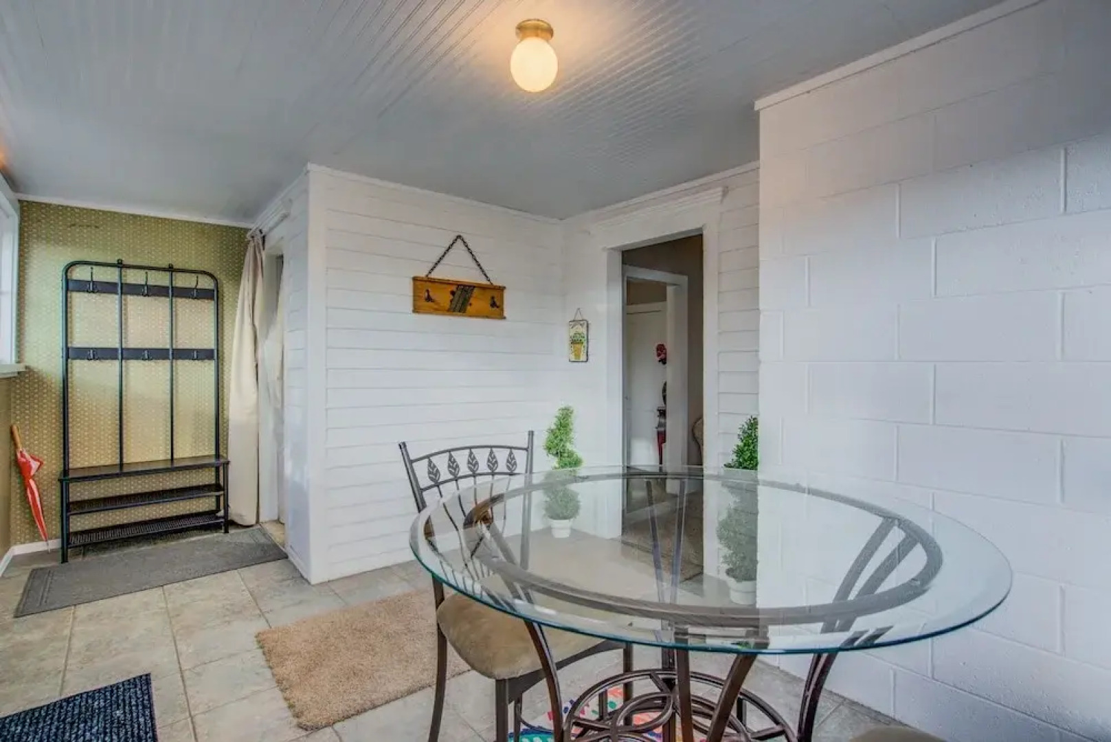 5brmonument Historic Charmminutes To Hiking