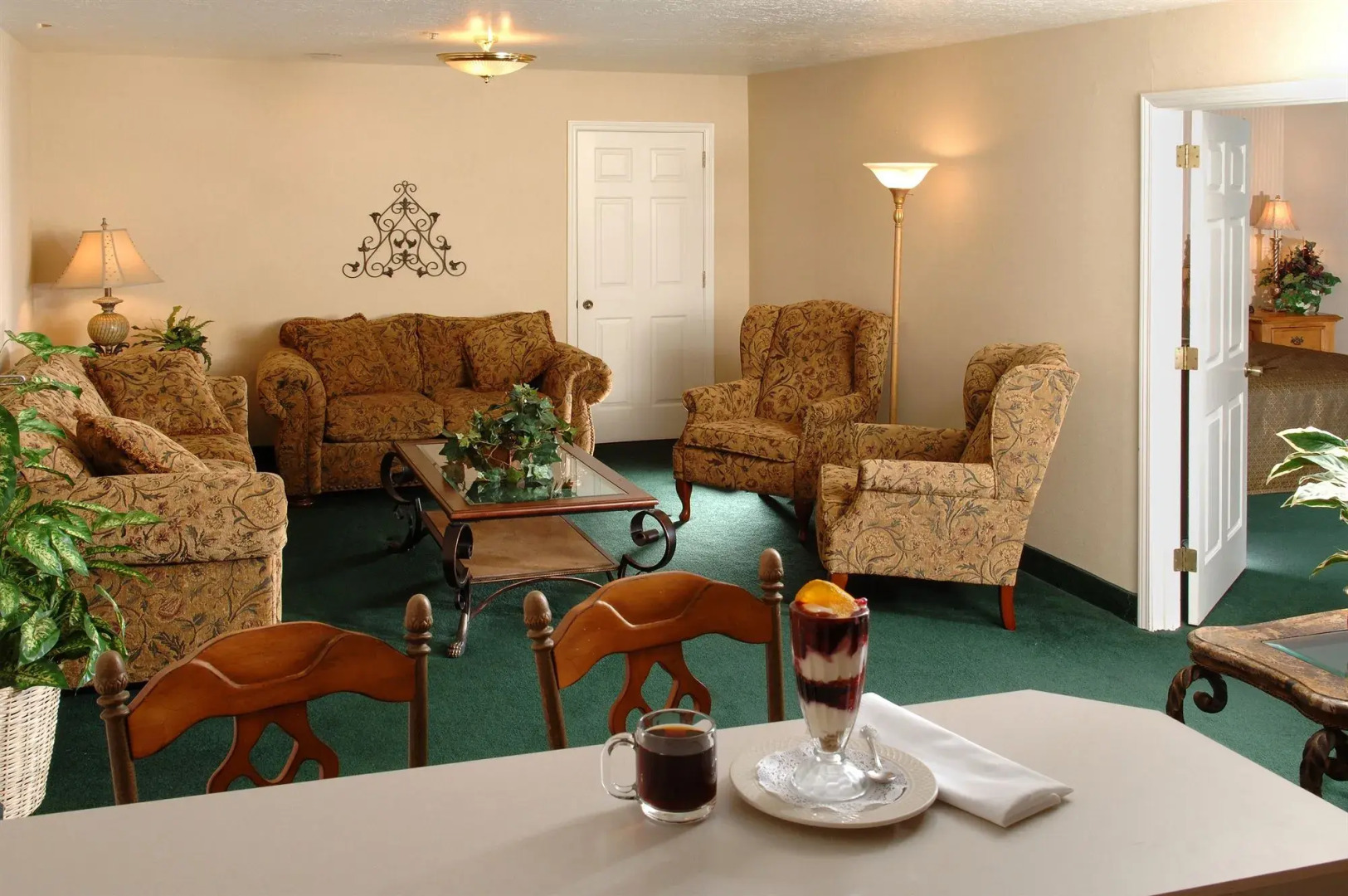 Rogue Regency Inn and Suites