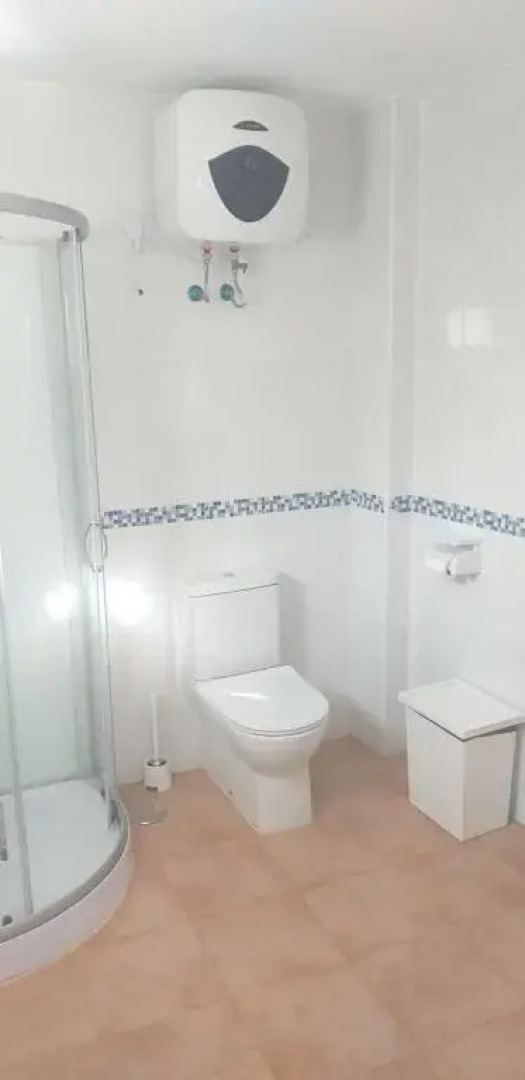 C&BLOLA - Habitacion independiente con baño privado y aire acondicionado - Minimo 3 dias