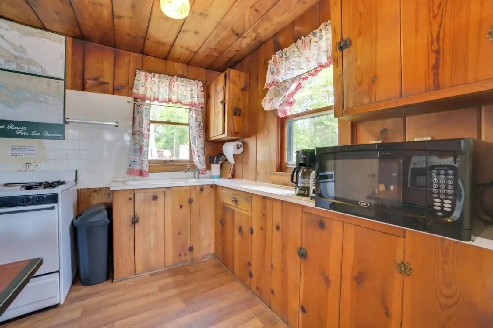 Cabin 8 on Lake Huron in Les Cheneaux Islands!