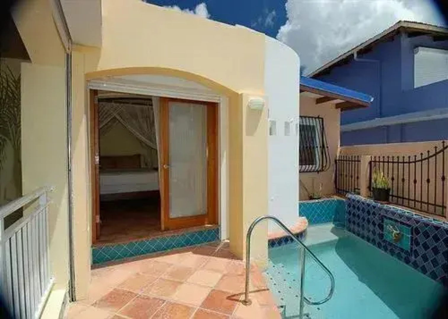 Coral Breeze by RedAwning