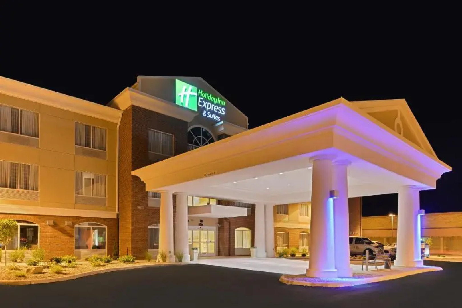 Holiday Inn Express & Suites New Martinsville by IHG