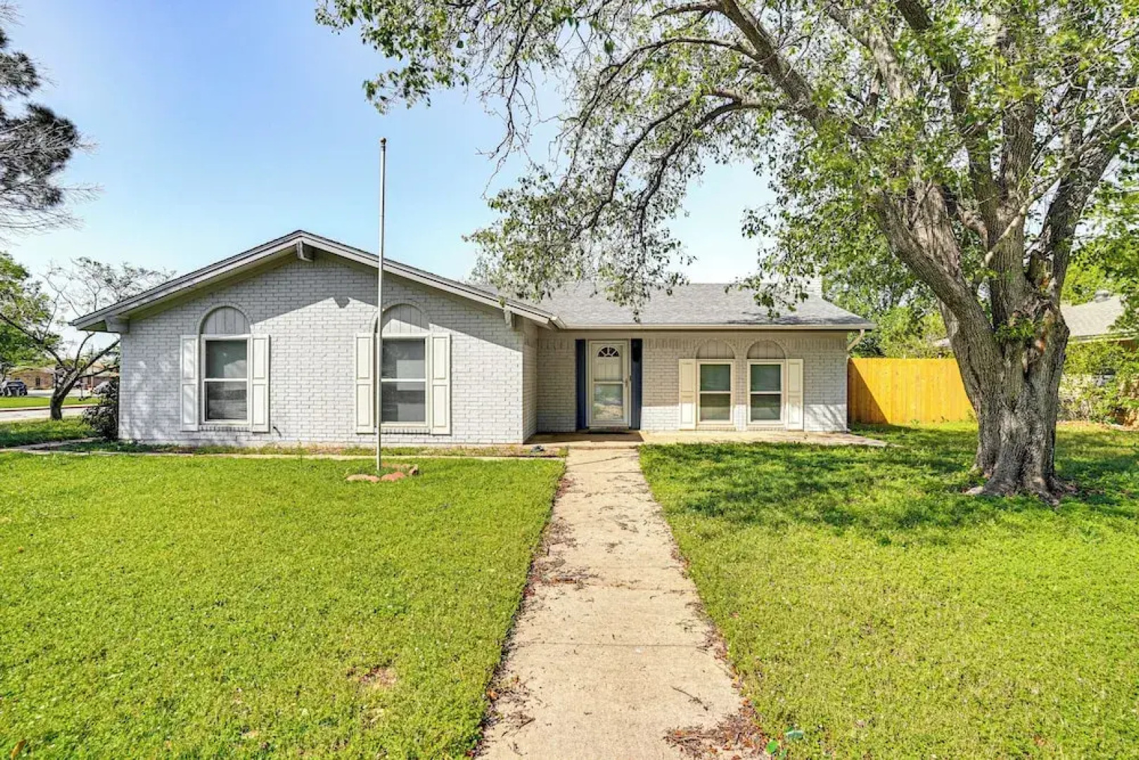 2 Mi to Lake: Home w/ Game Room, Pool & Fast Wifi!