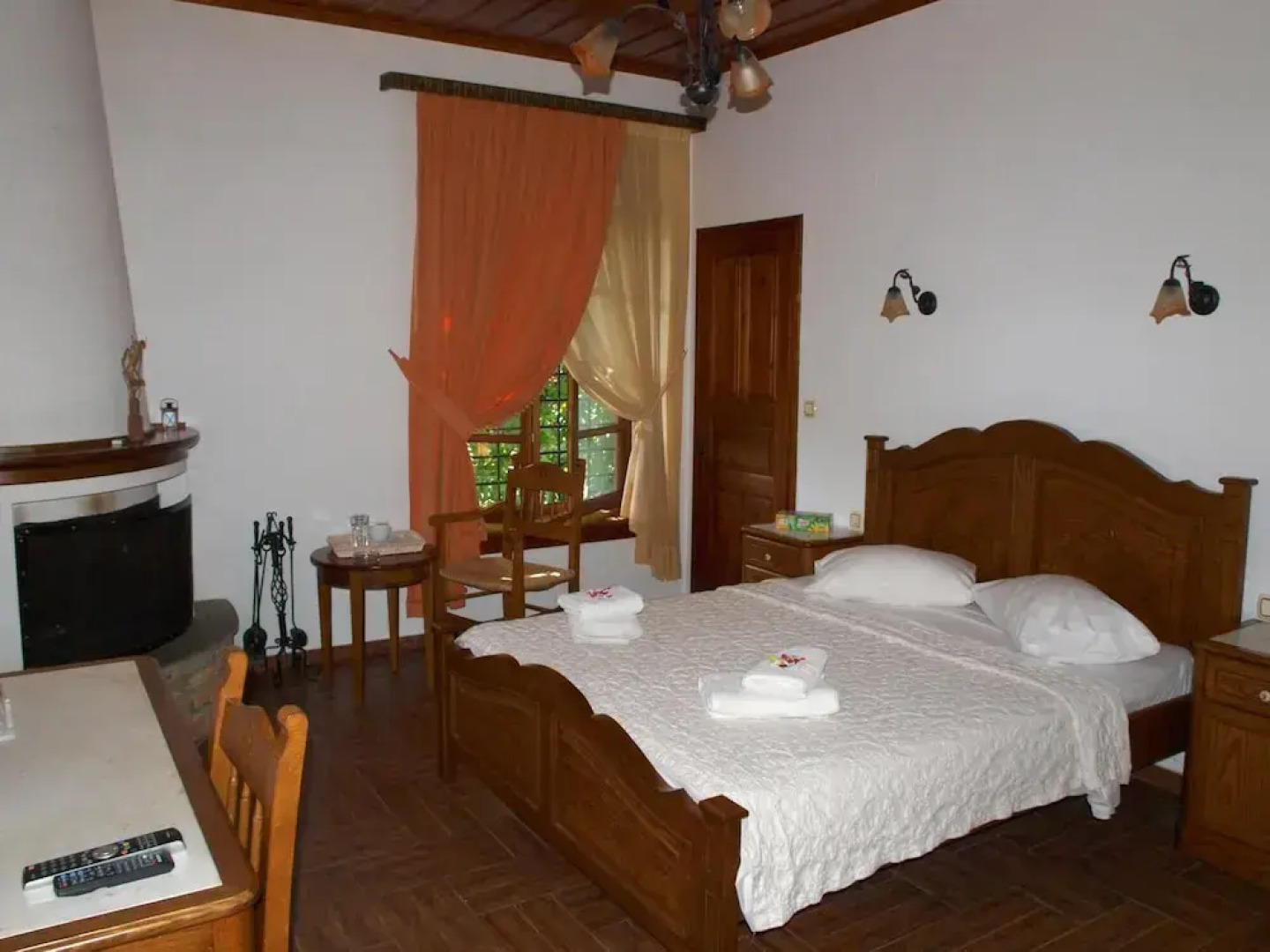 Heliodora Luxury Triple Room 4