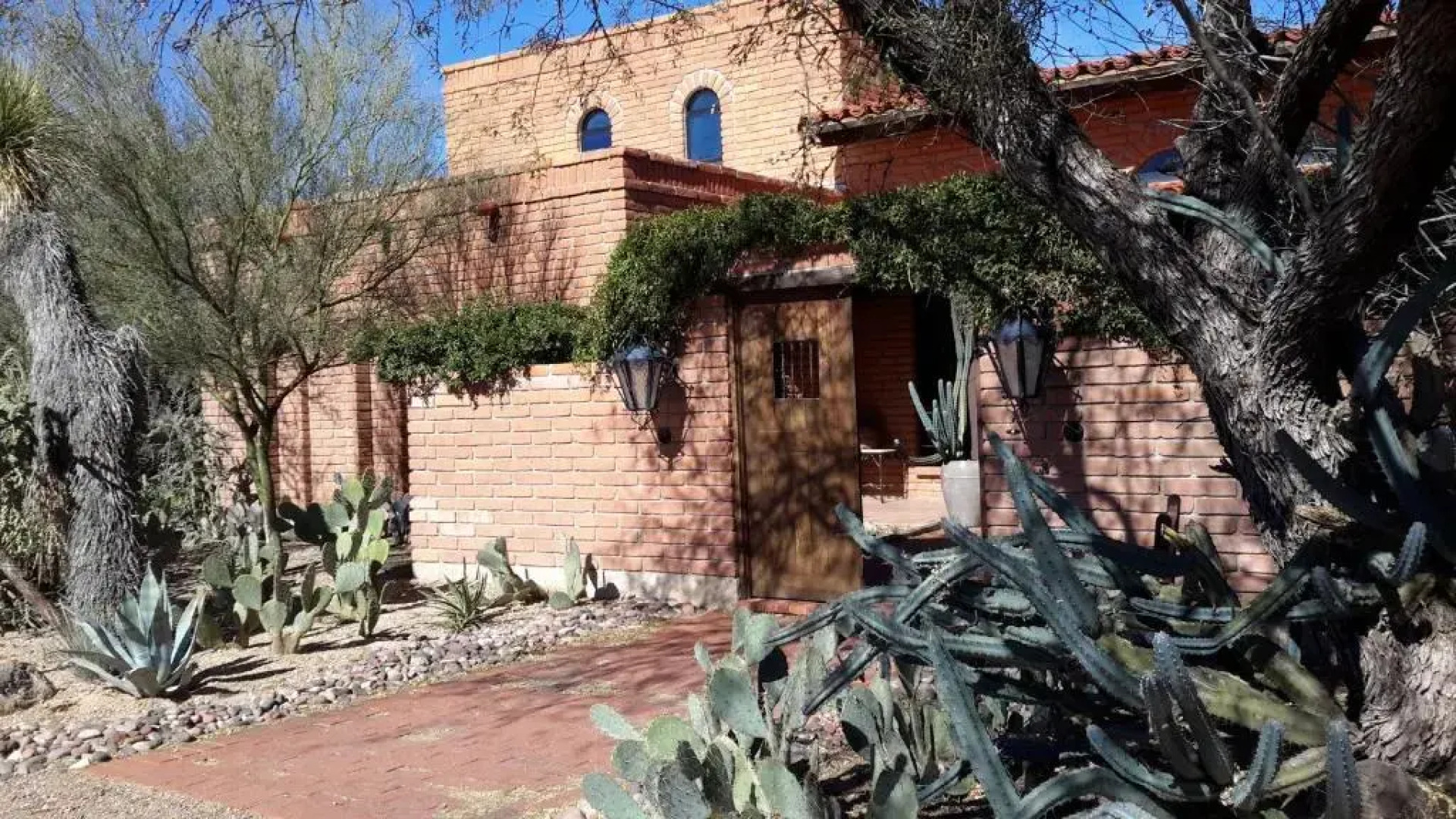 Desert Trails Bed & Breakfast