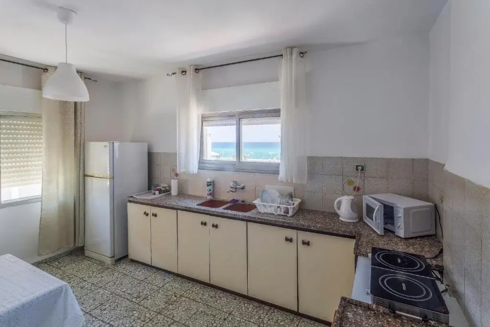 Amigo Hotel On The Beach