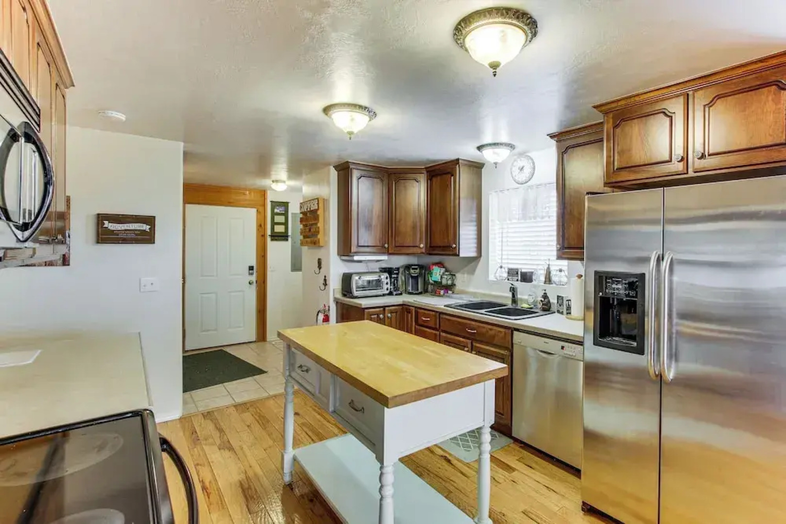 Scenic Views & Game Room: Garden City Retreat!