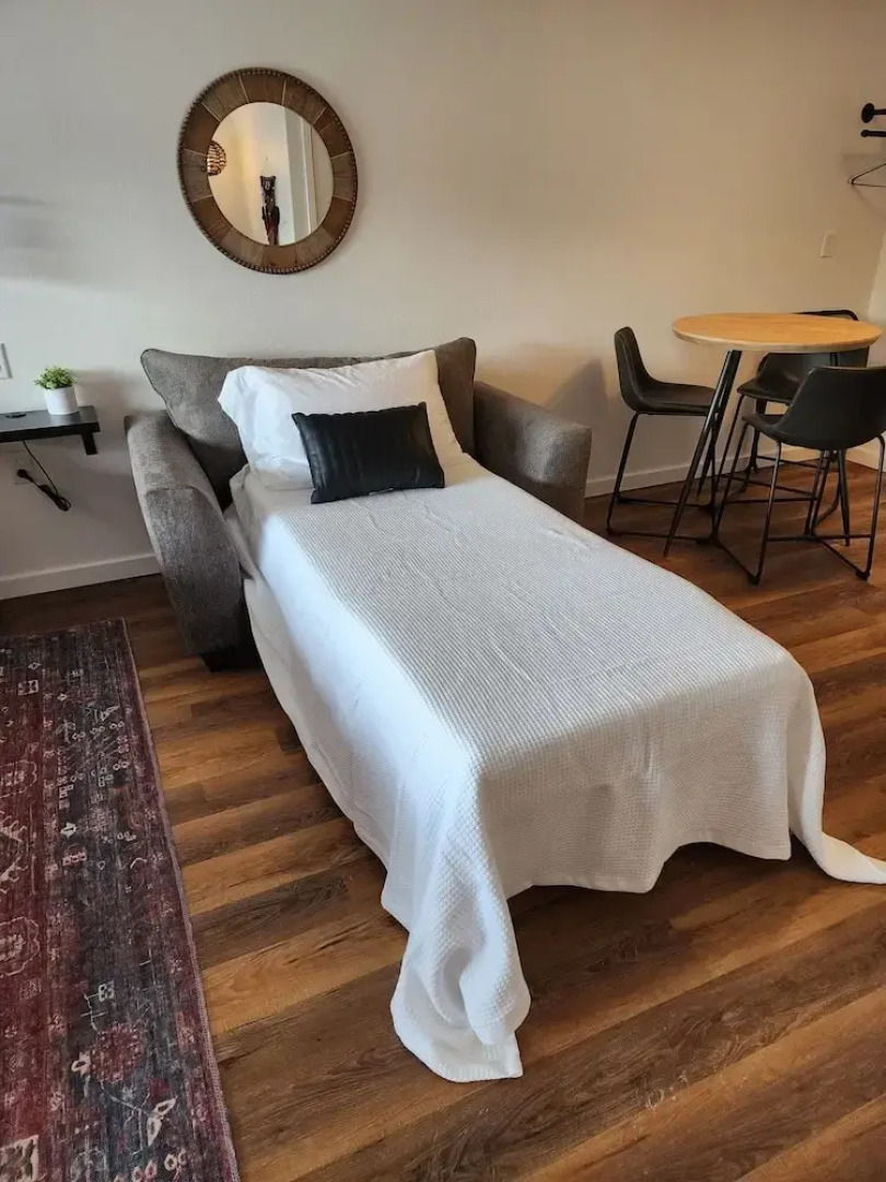 The Lakehouse Inn at Sledd Creek