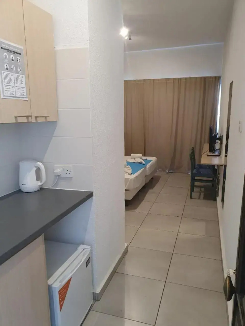 Sea Cleo Napa Hotel & Annex