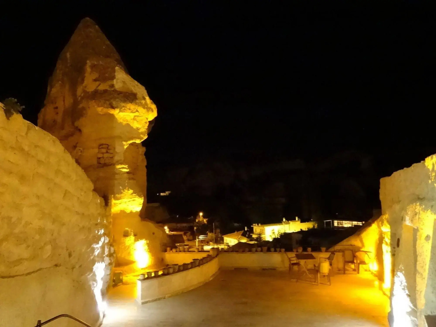 Emit Cave Hotel