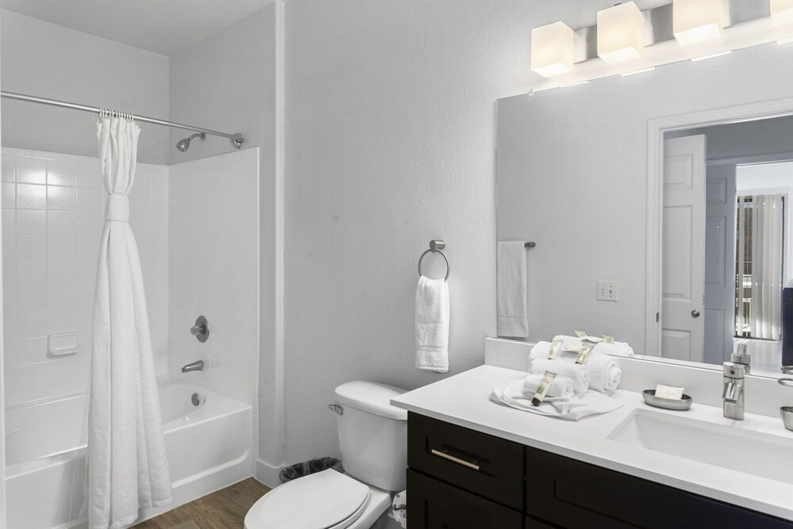 ROVE LIVING/KB - Zone