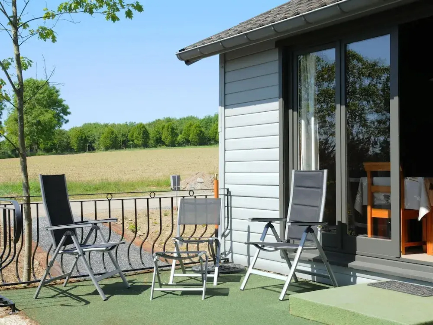 Comfortable Holiday Home in Somme-leuze With Garden