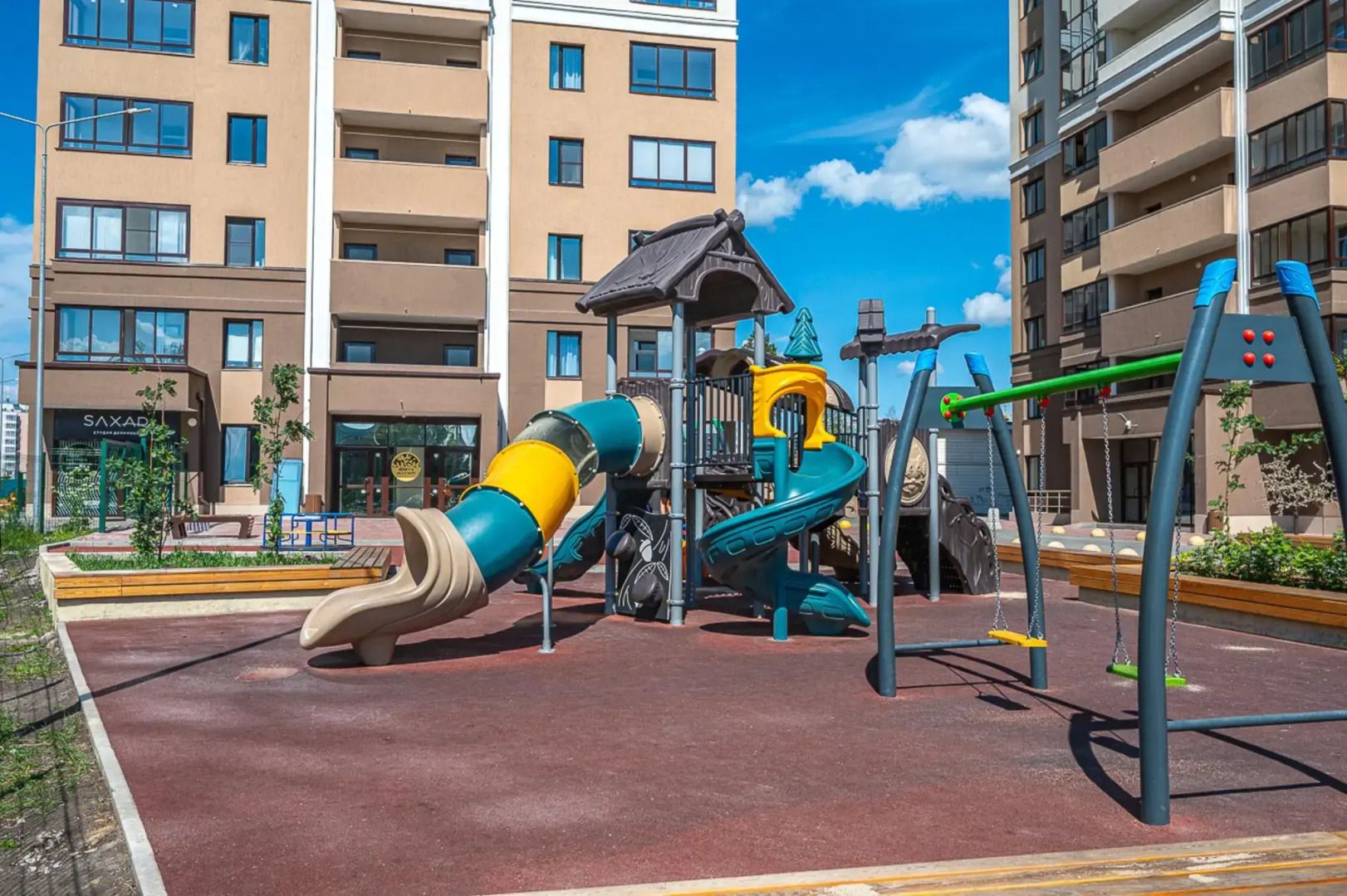 Хорошего дня на улице Алексея Латышова